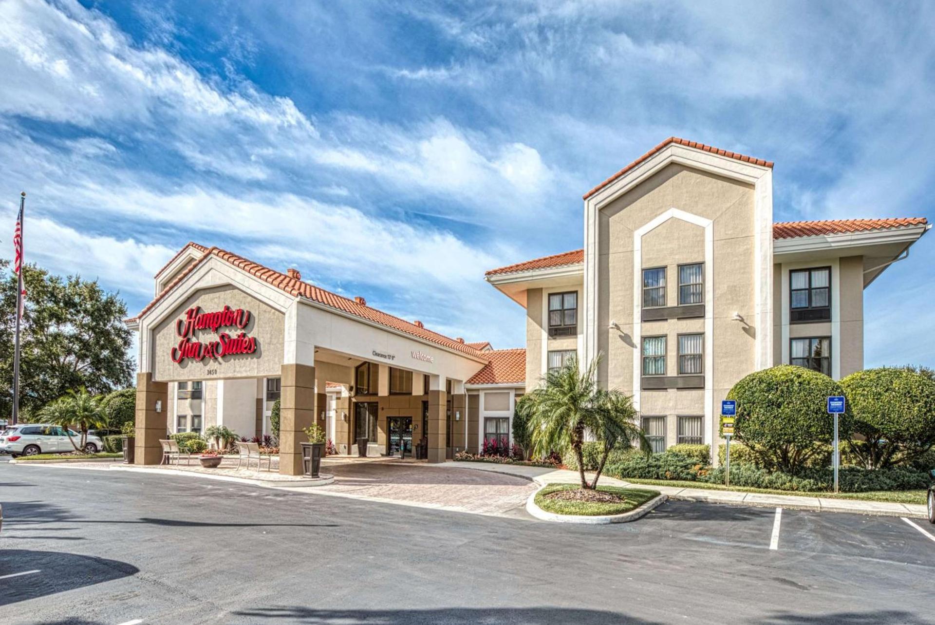 Hampton Inn & Suites Orlando-East UCF photo 2