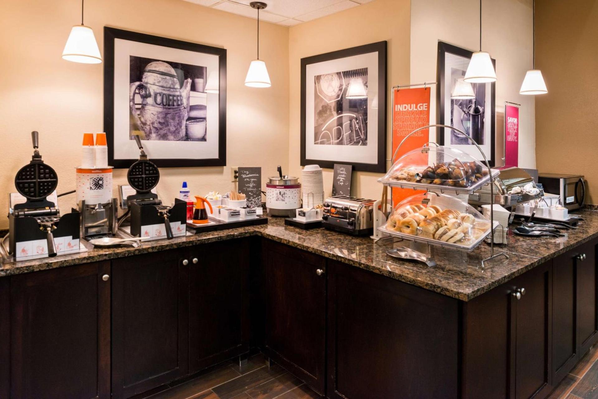Hampton Inn & Suites Orlando-East UCF photo 7