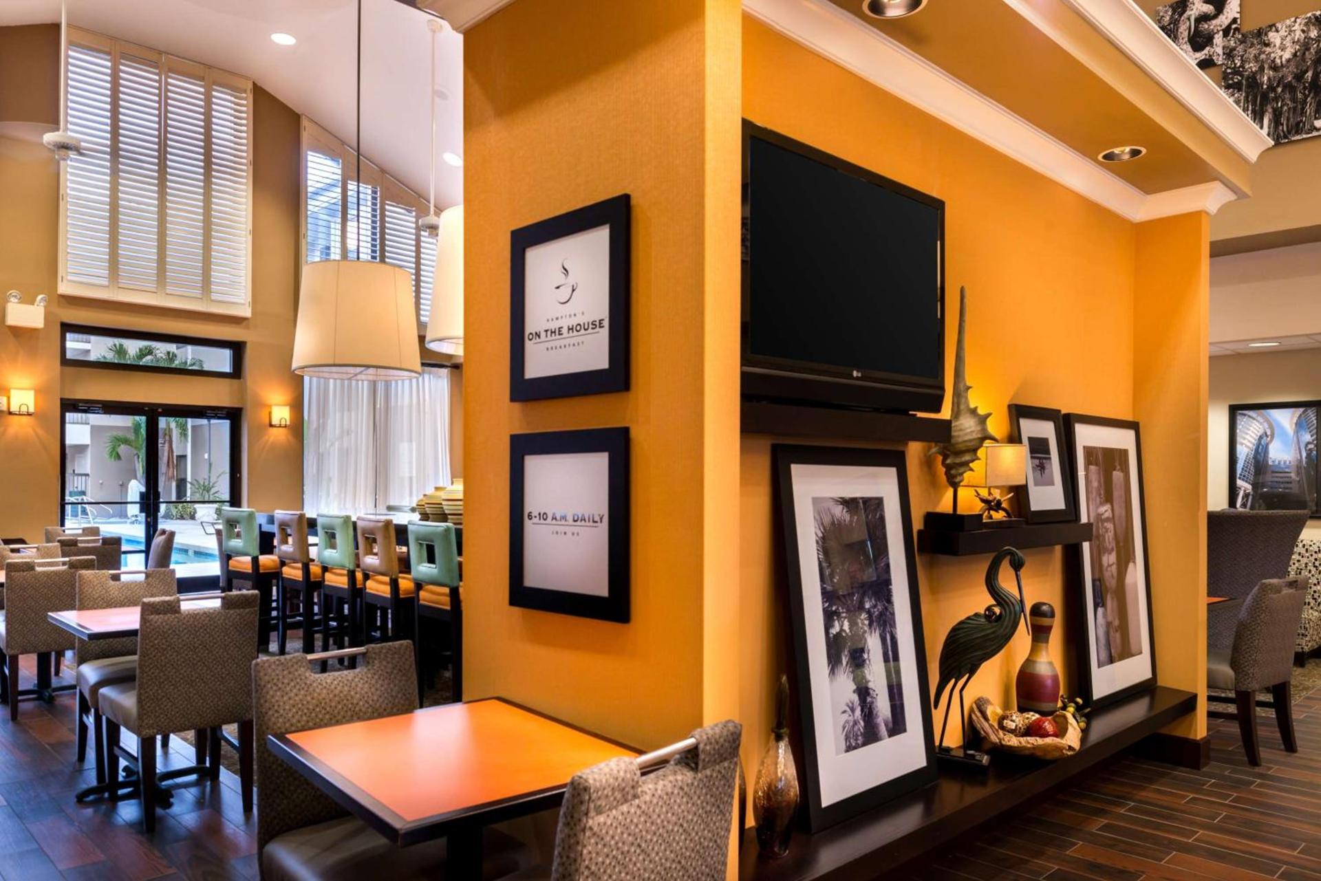 Hampton Inn & Suites Orlando-East UCF photo 14