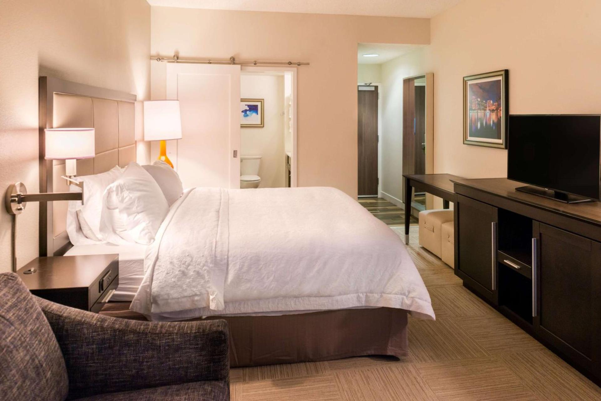 Hampton Inn & Suites Orlando-East UCF photo 10