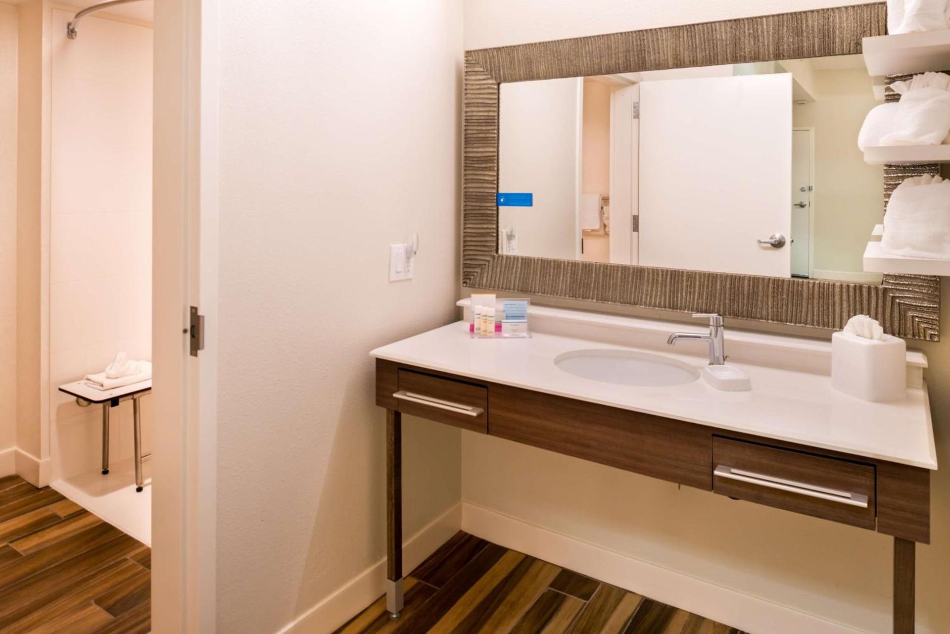 Hampton Inn & Suites Orlando-East UCF photo 18