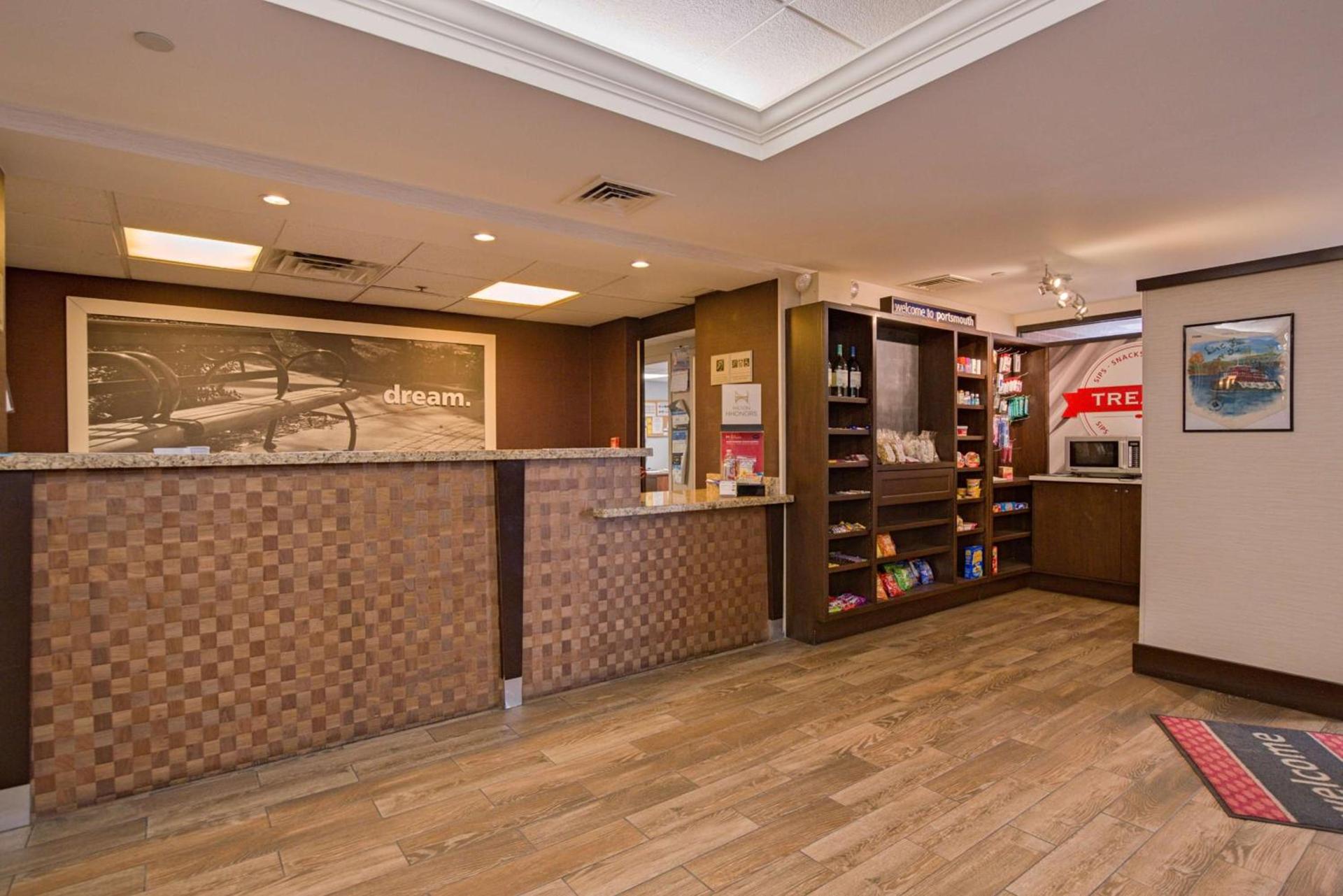 Hampton Inn Portsmouth Central photo 5
