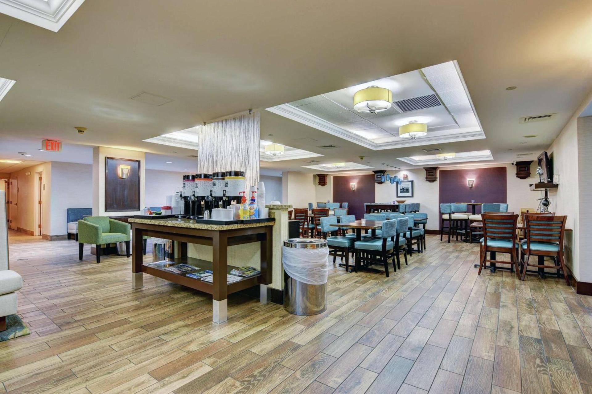 Hampton Inn Portsmouth Central photo 13