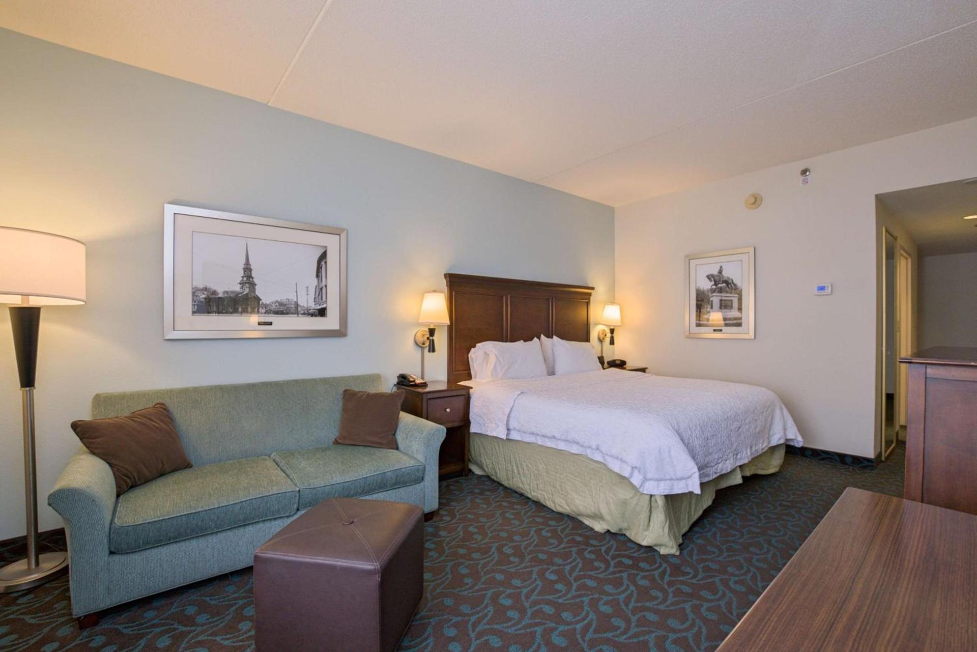 Hampton Inn Portsmouth Central photo 24