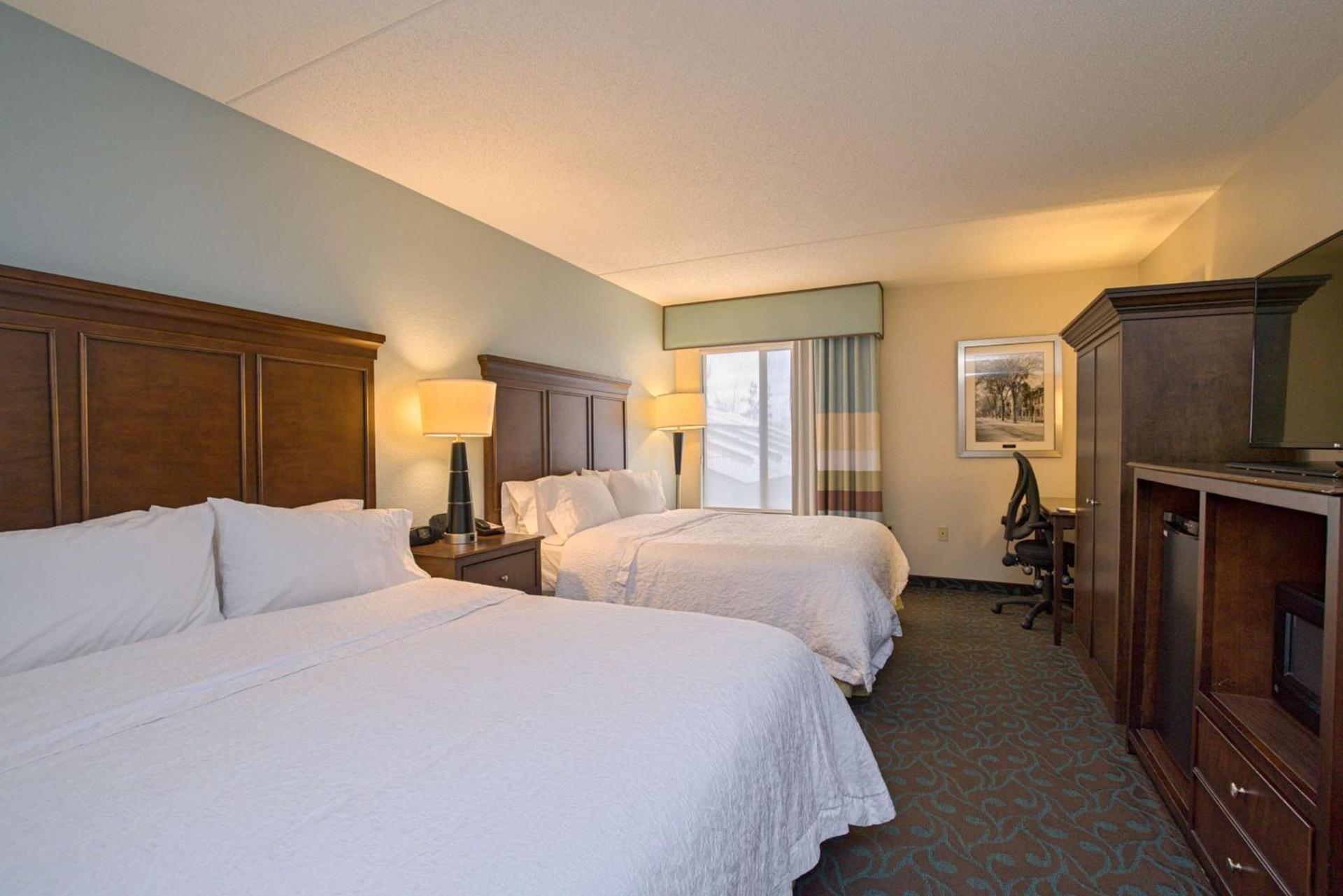 Hampton Inn Portsmouth Central photo 25