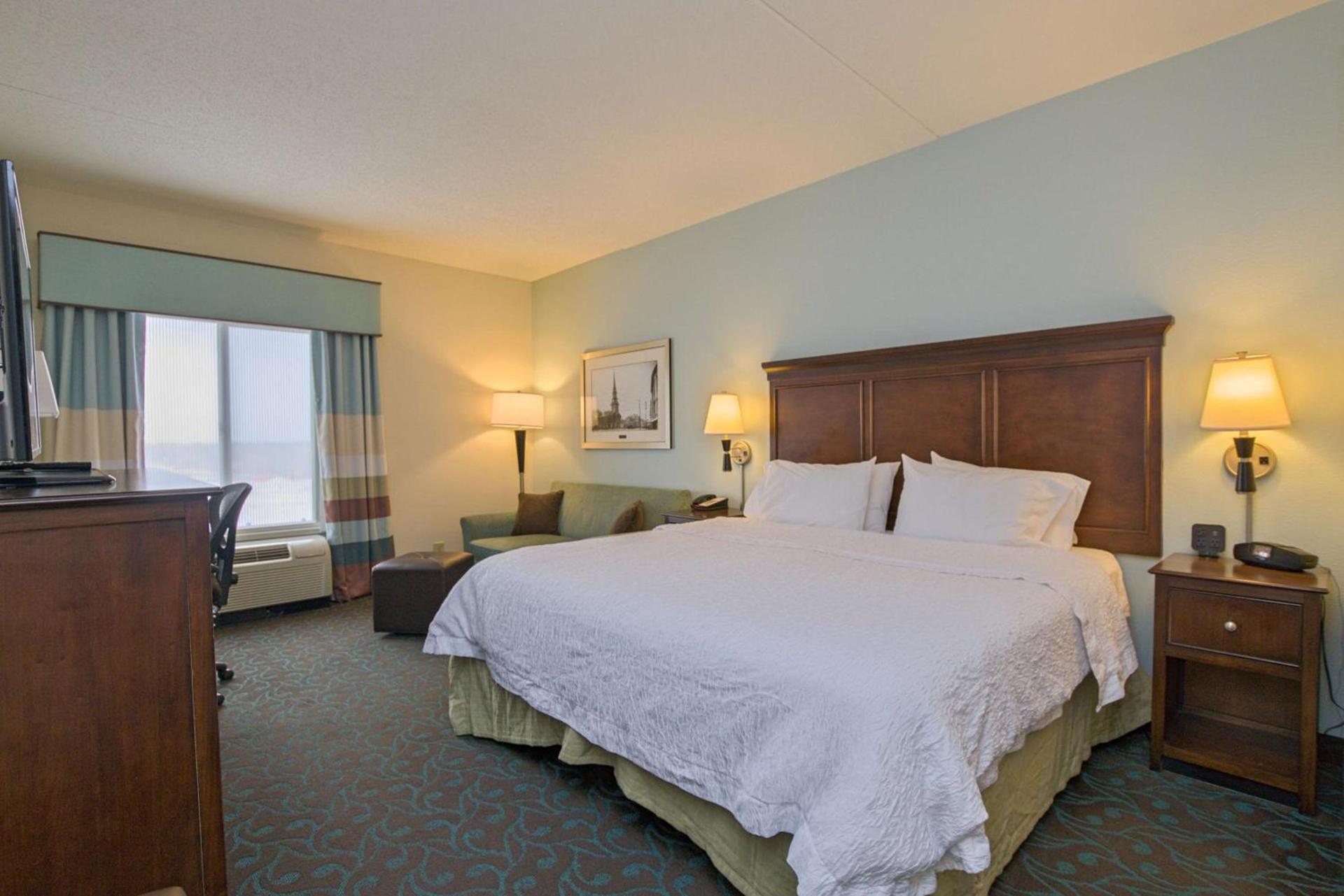 Hampton Inn Portsmouth Central photo 27