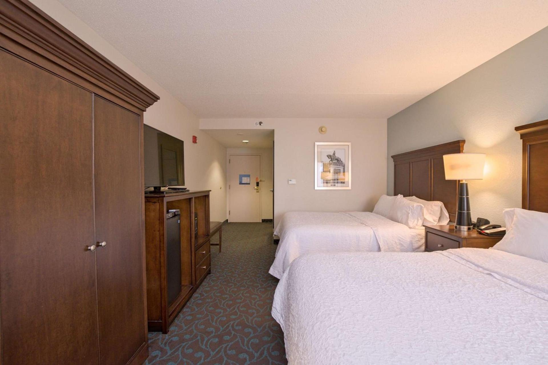 Hampton Inn Portsmouth Central photo 33
