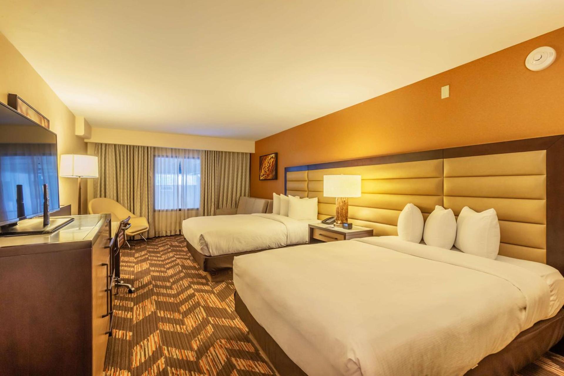 DoubleTree by Hilton Lawrence photo 12