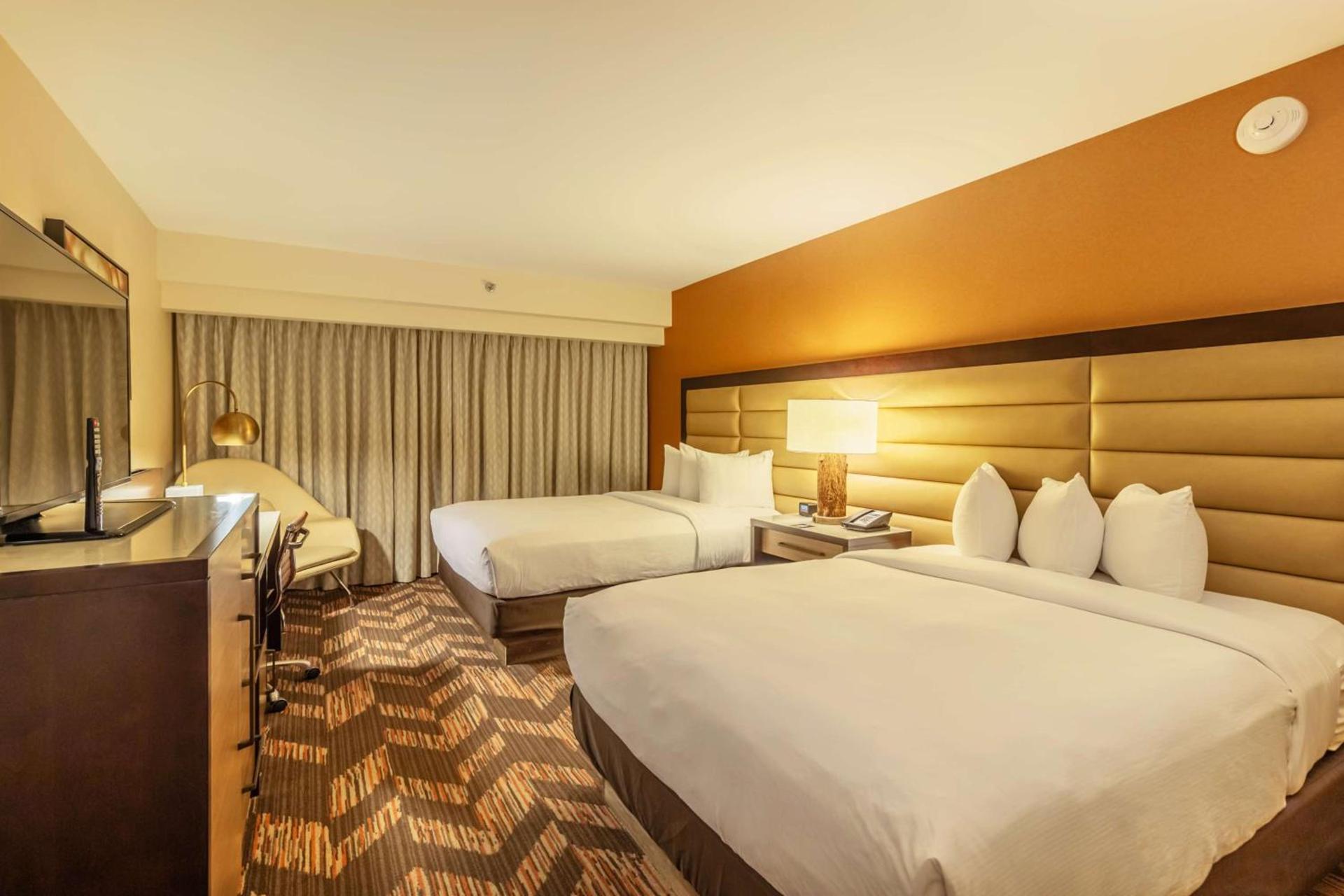 DoubleTree by Hilton Lawrence photo 14