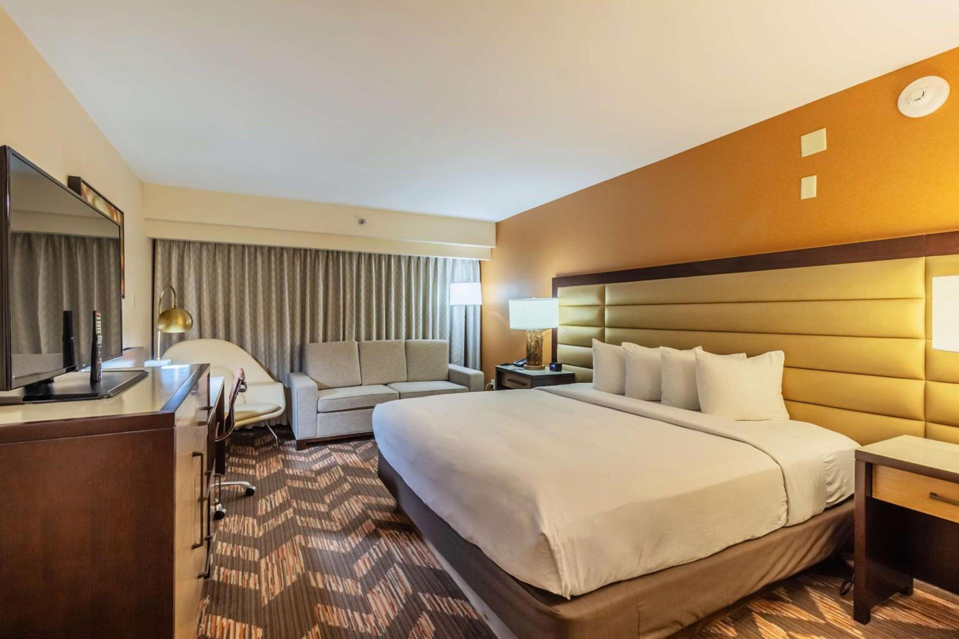 DoubleTree by Hilton Lawrence photo 21