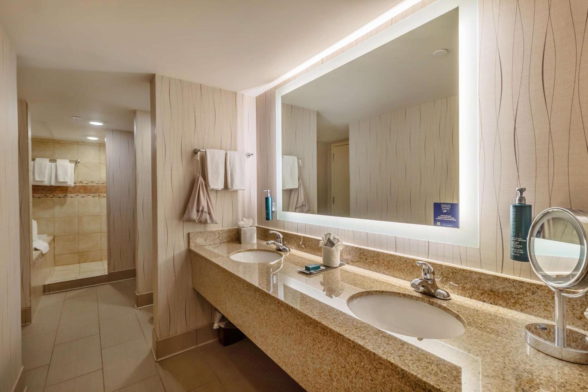 DoubleTree by Hilton Lawrence photo 24