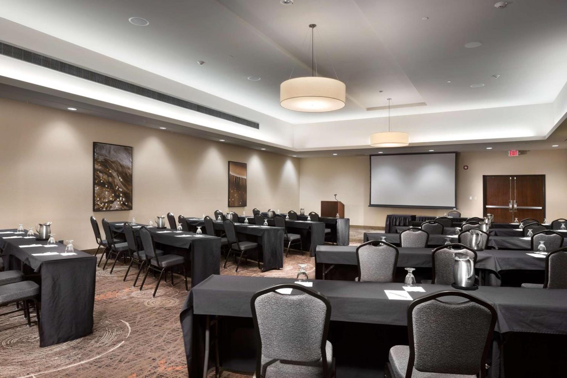 DoubleTree by Hilton Lawrence photo 30