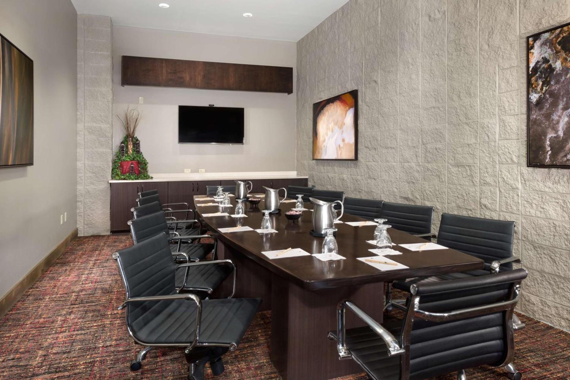 DoubleTree by Hilton Lawrence photo 33