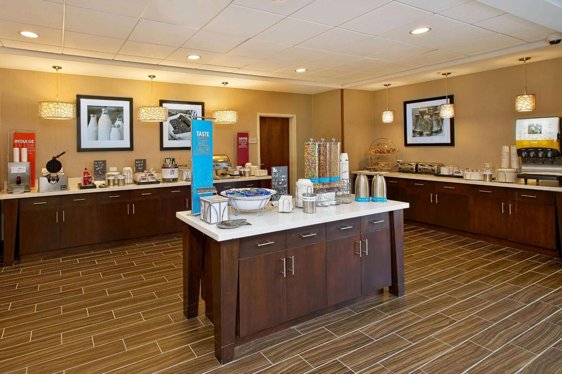 Hampton Inn by Hilton West Bloomfield Novi photo 19