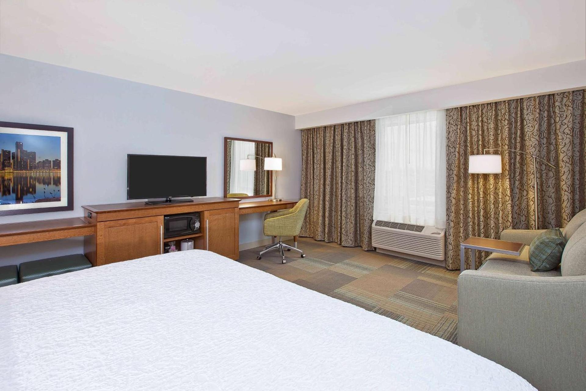 Hampton Inn by Hilton West Bloomfield Novi photo 4