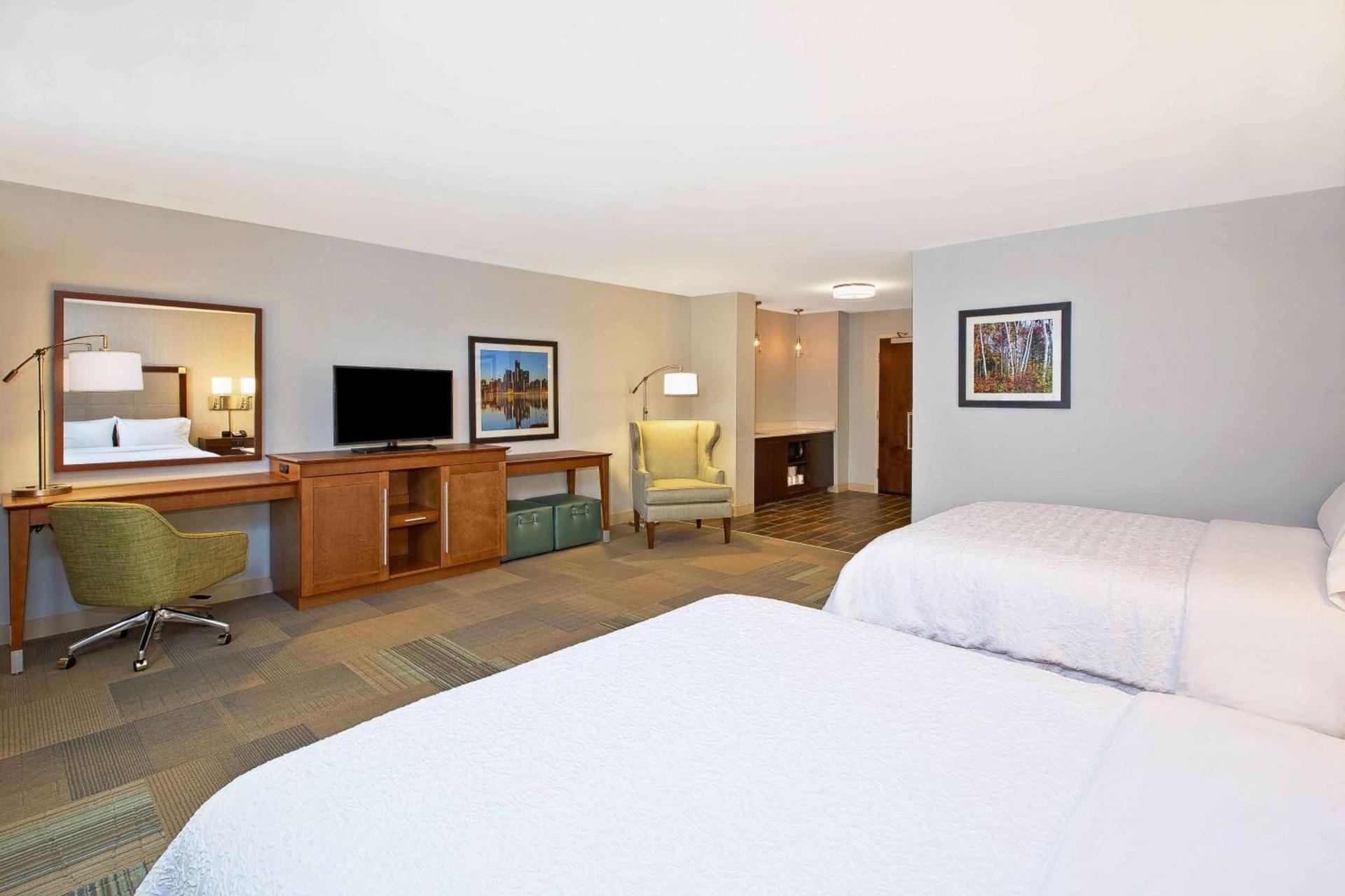 Hampton Inn by Hilton West Bloomfield Novi photo 11
