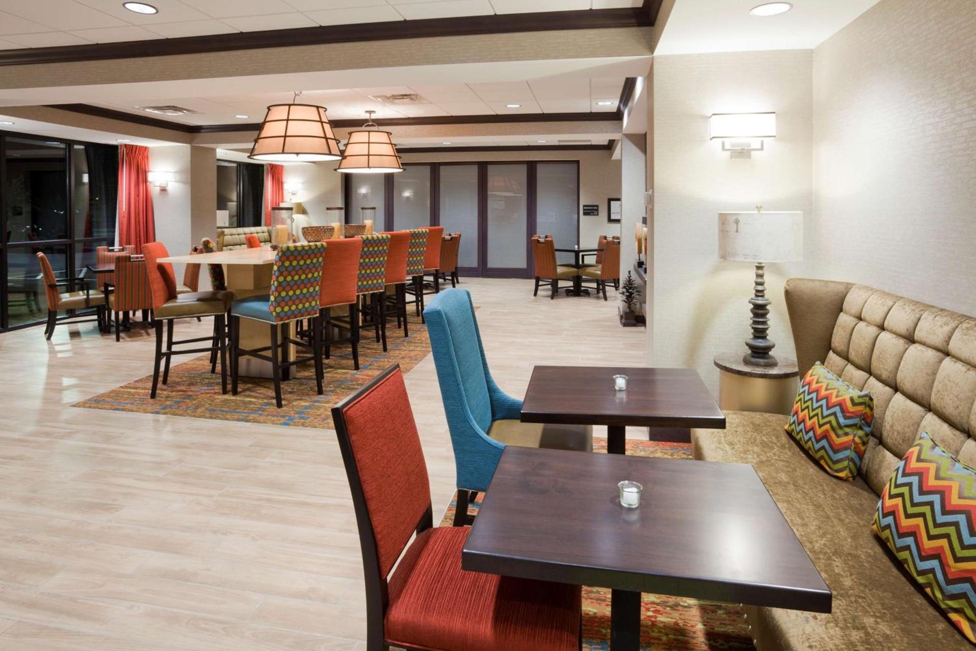 Hampton Inn Minneapolis-Roseville,MN photo 4