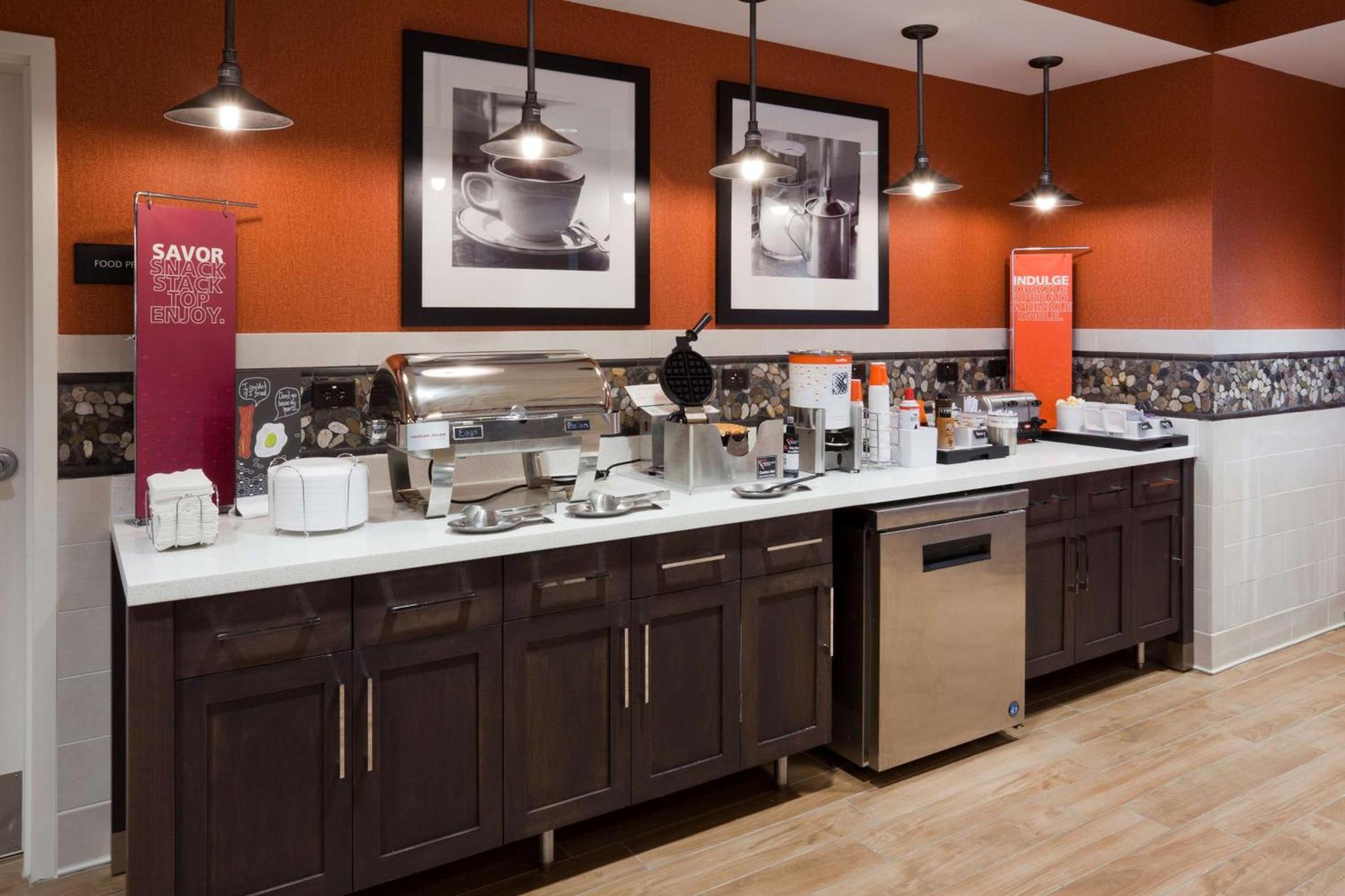 Hampton Inn Minneapolis-Roseville,MN photo 10