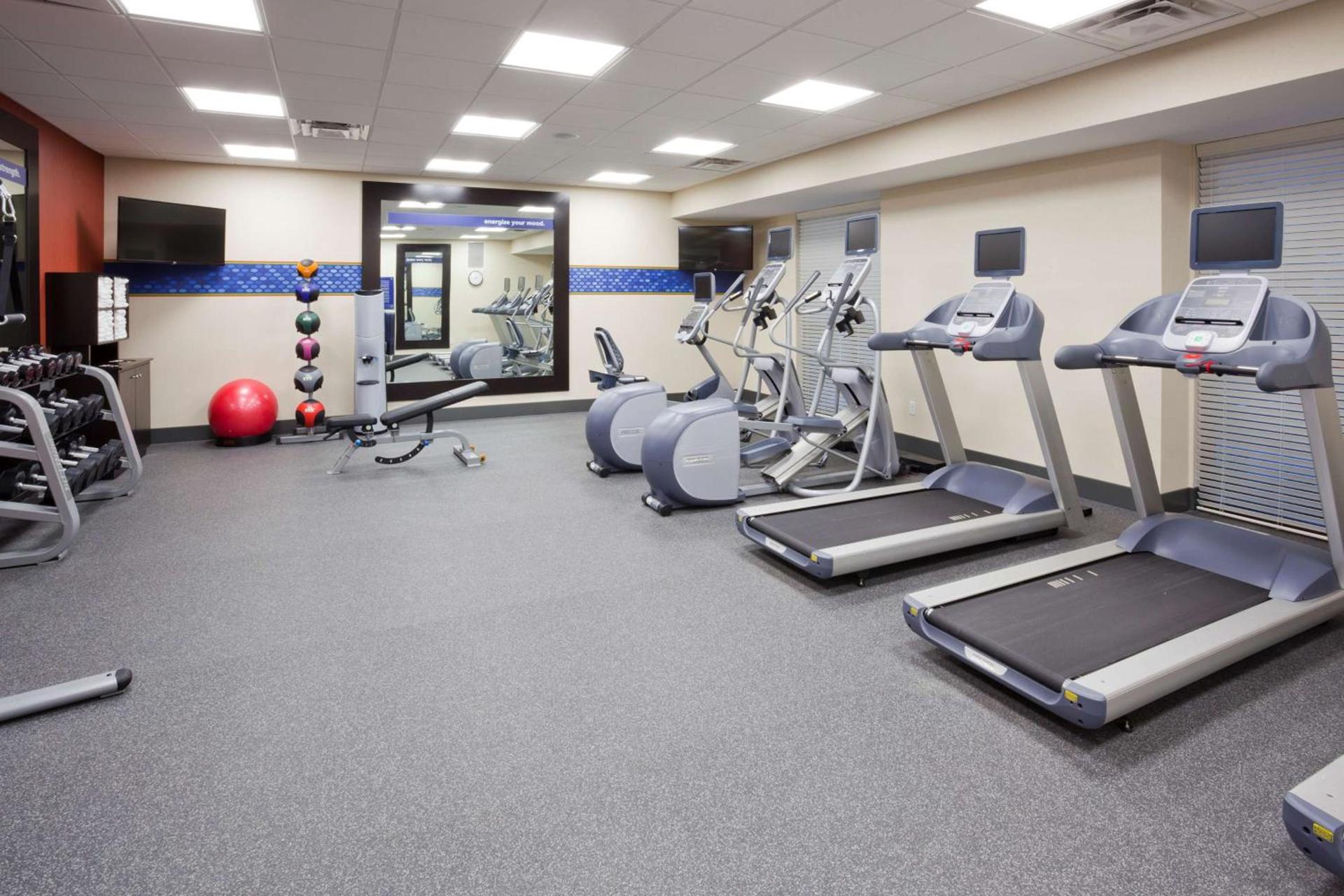 Hampton Inn Minneapolis-Roseville,MN photo 13