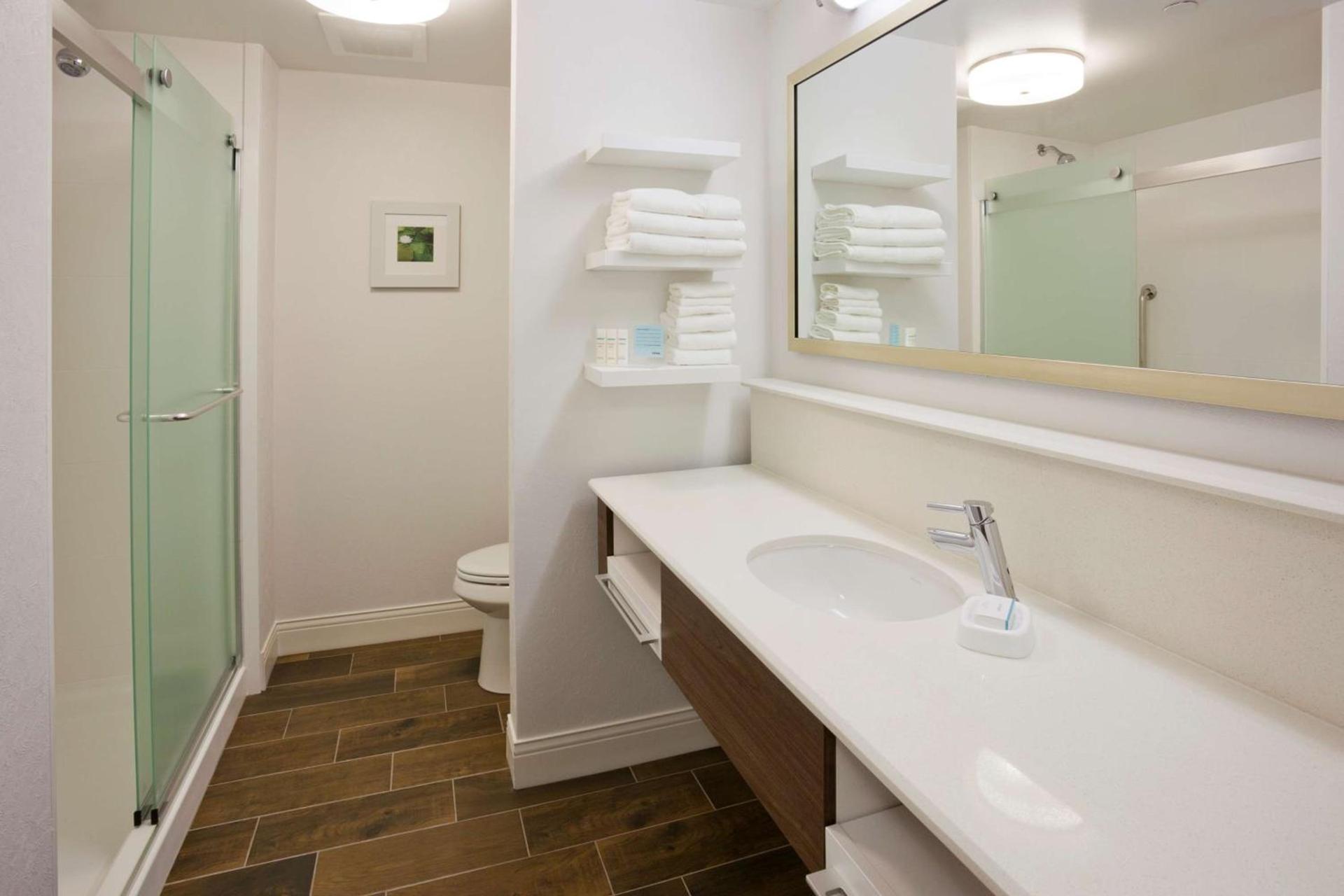 Hampton Inn Minneapolis-Roseville,MN photo 17