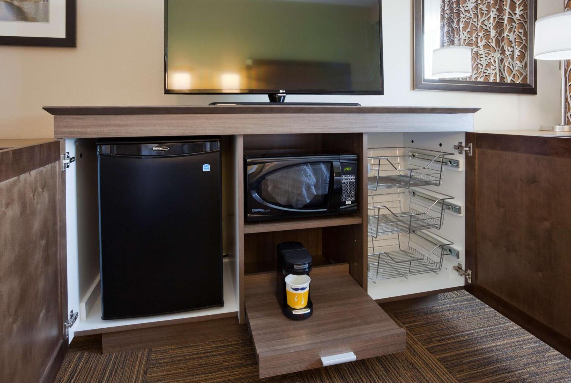 Hampton Inn Minneapolis-Roseville,MN photo 27