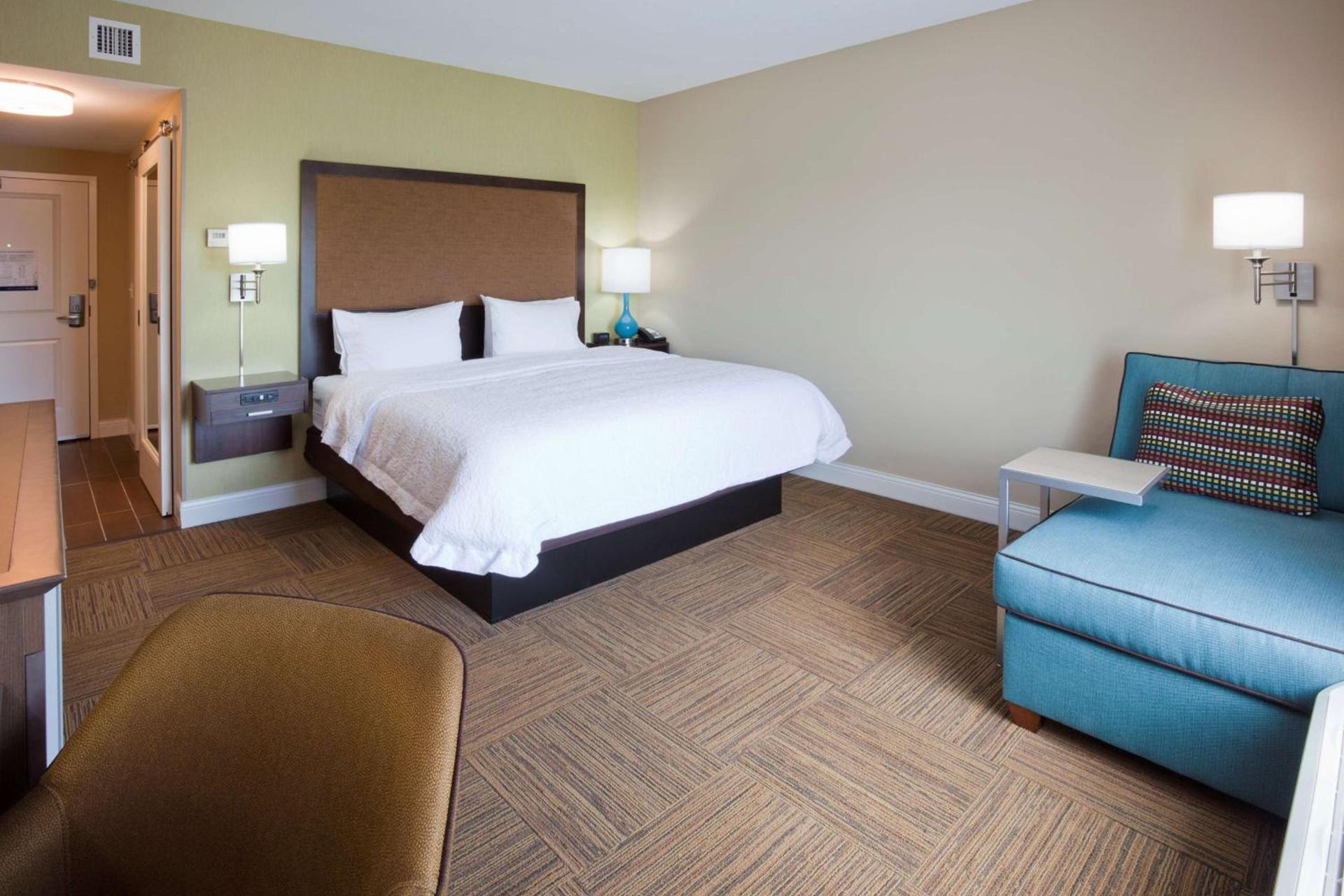 Hampton Inn Minneapolis-Roseville,MN photo 28