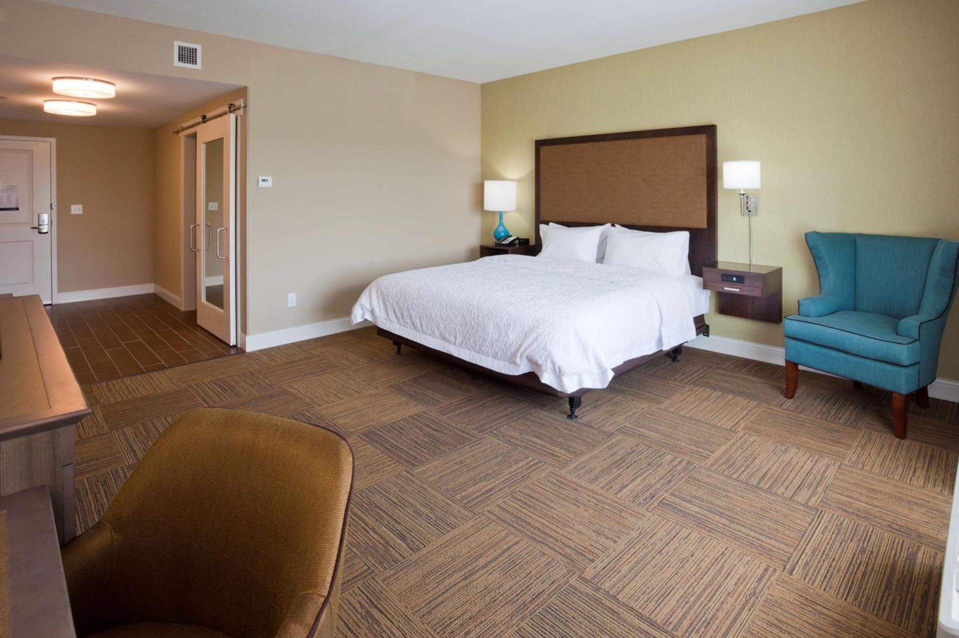 Hampton Inn Minneapolis-Roseville,MN photo 31