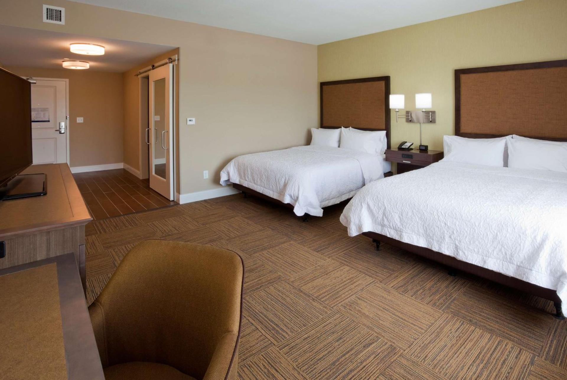 Hampton Inn Minneapolis-Roseville,MN photo 32