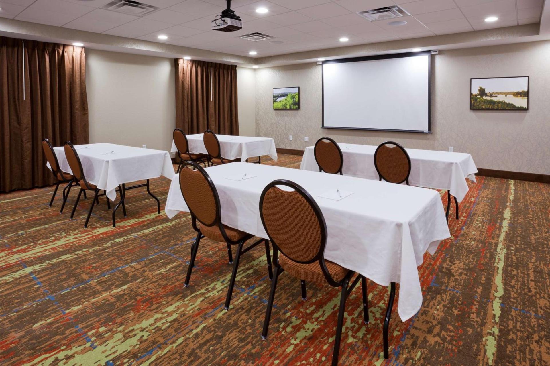 Hampton Inn Minneapolis-Roseville,MN photo 34