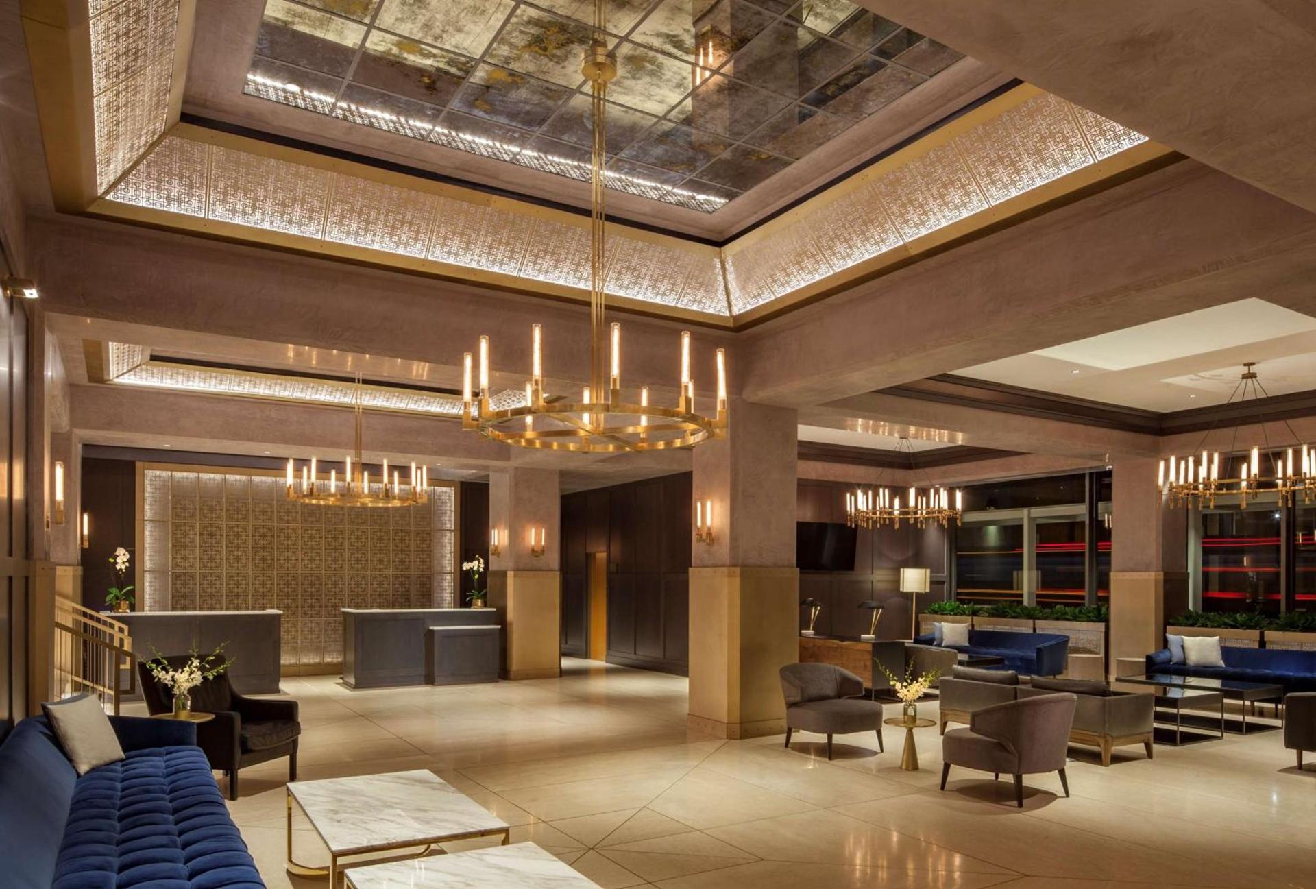 The Marquette Hotel, Curio Collection by Hilton photo 3