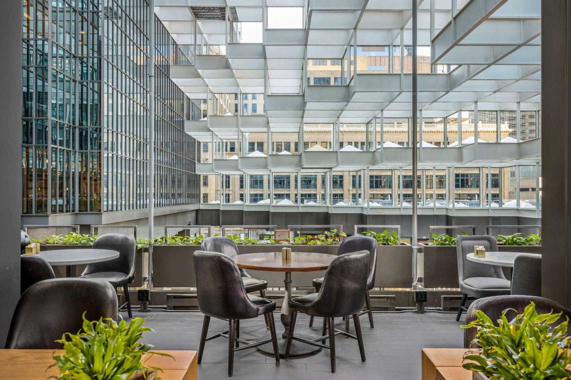 The Marquette Hotel, Curio Collection by Hilton photo 8