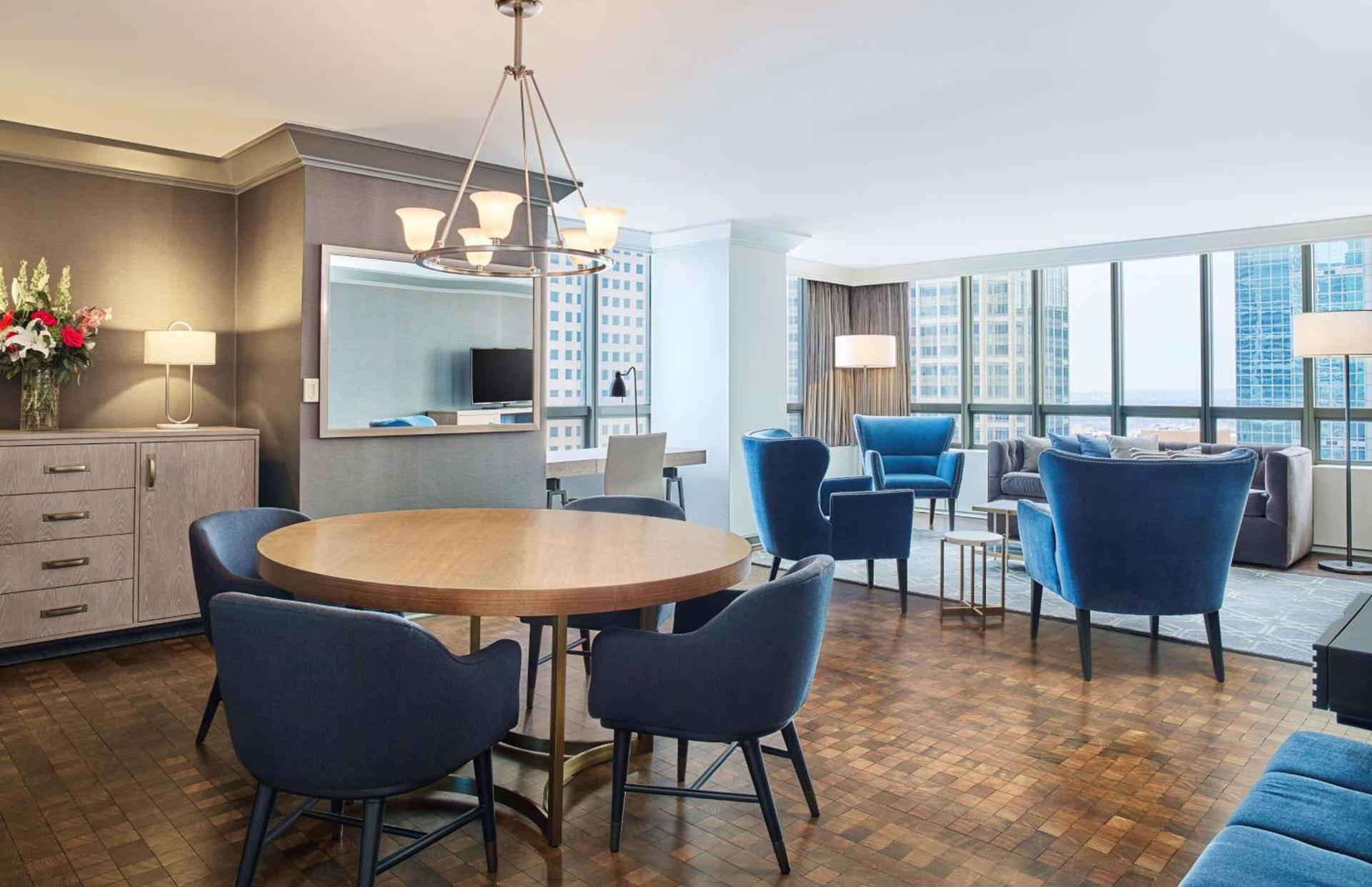 The Marquette Hotel, Curio Collection by Hilton photo 7