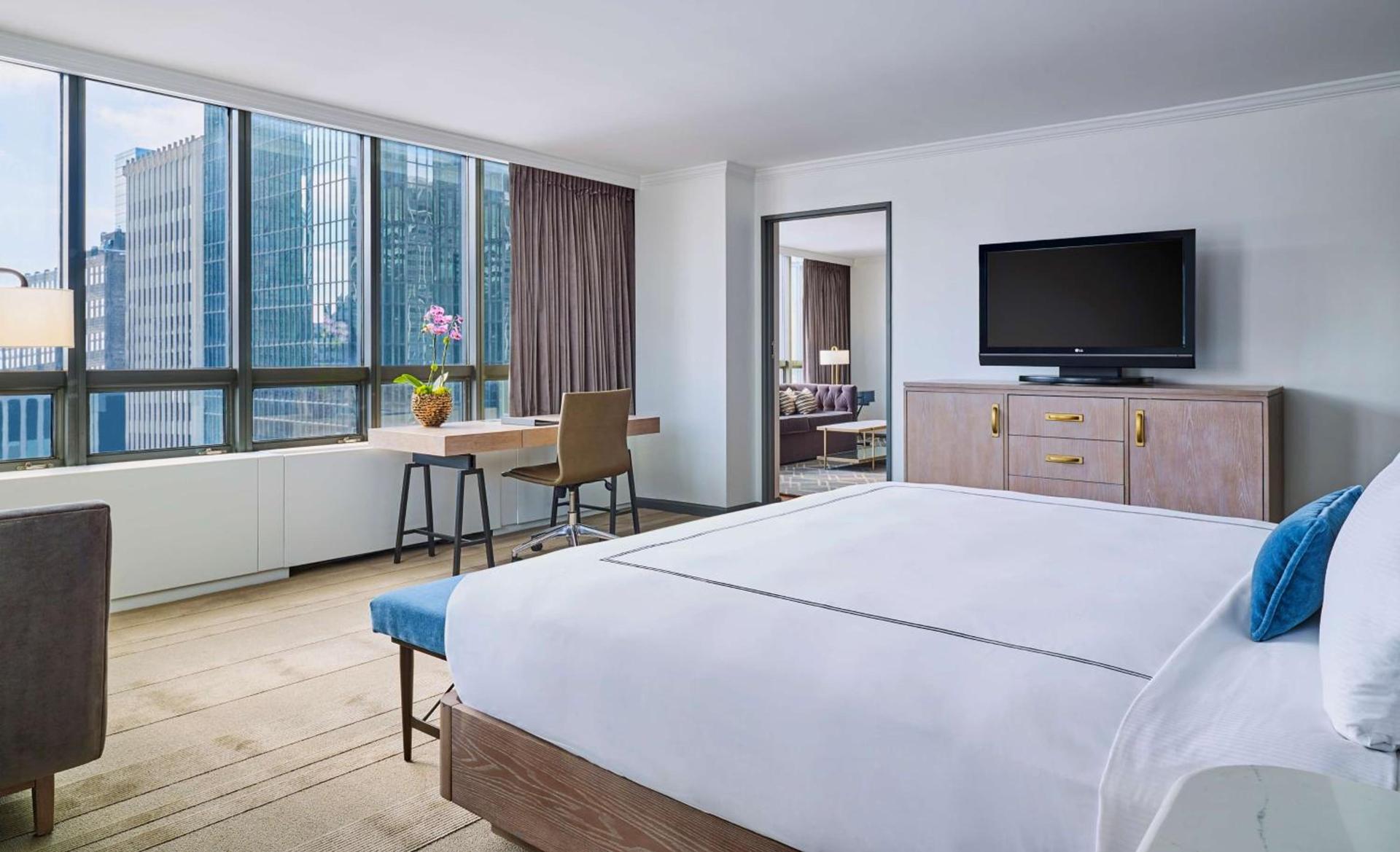 The Marquette Hotel, Curio Collection by Hilton photo 5