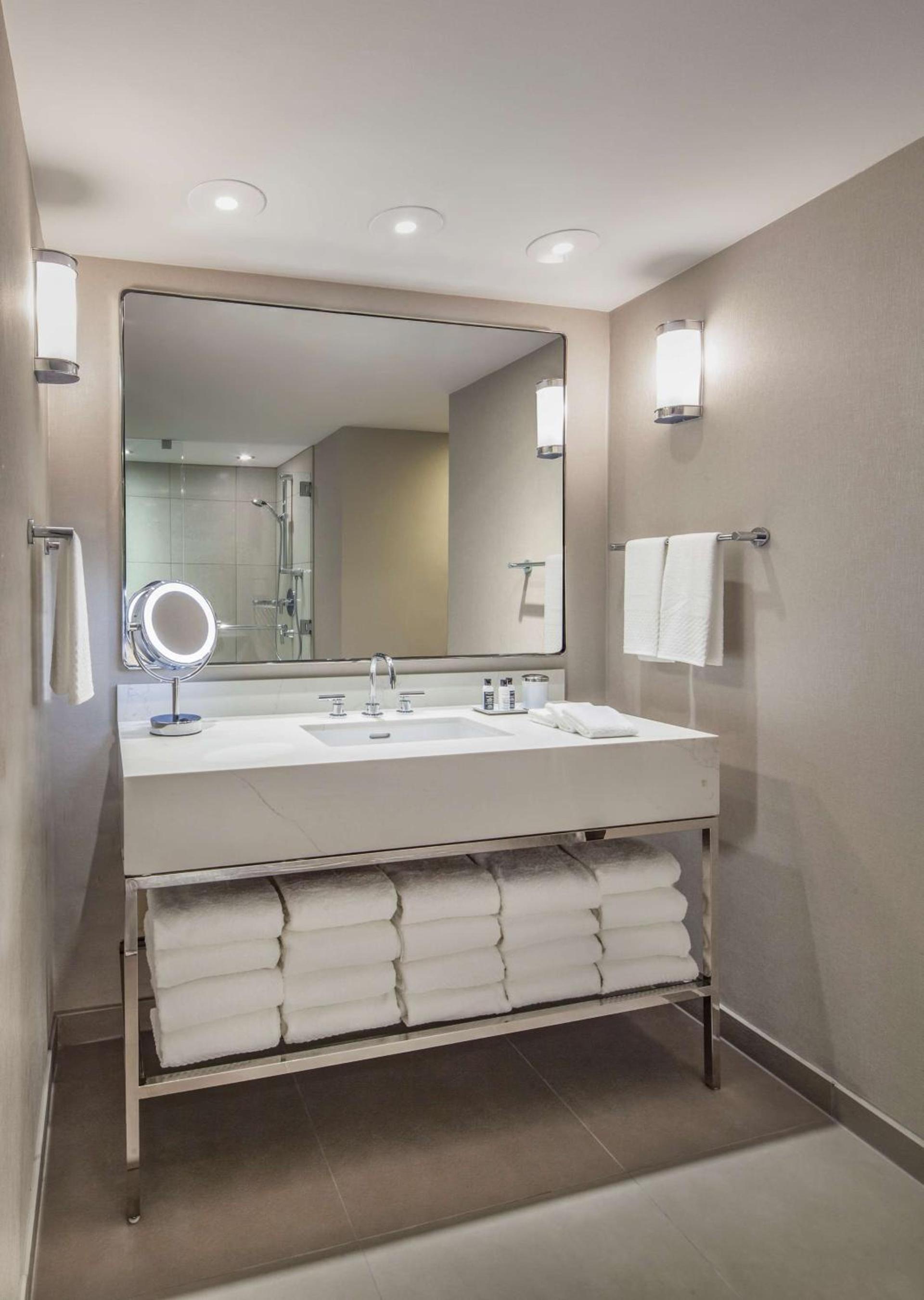 The Marquette Hotel, Curio Collection by Hilton photo 14