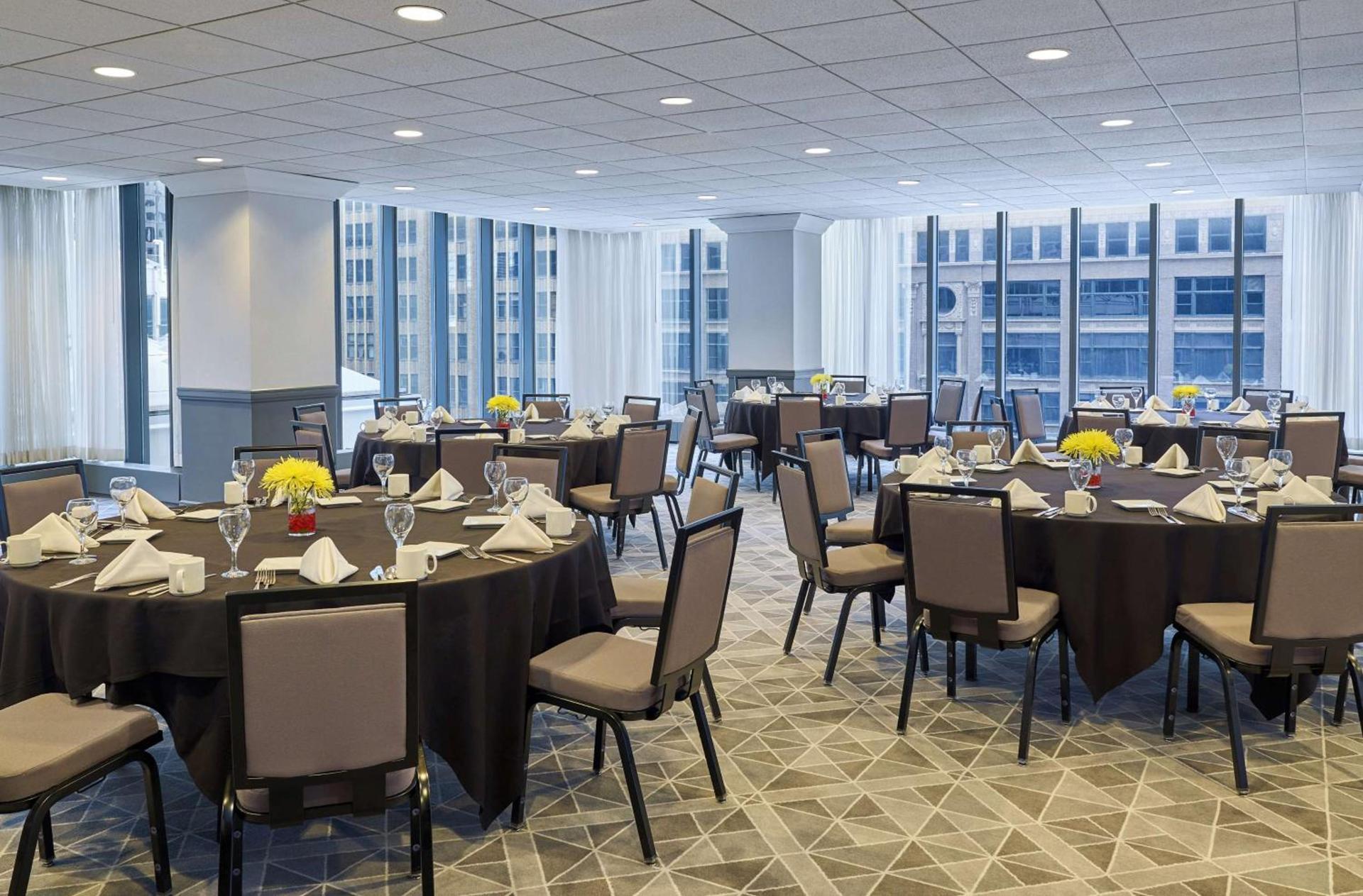 The Marquette Hotel, Curio Collection by Hilton photo 40