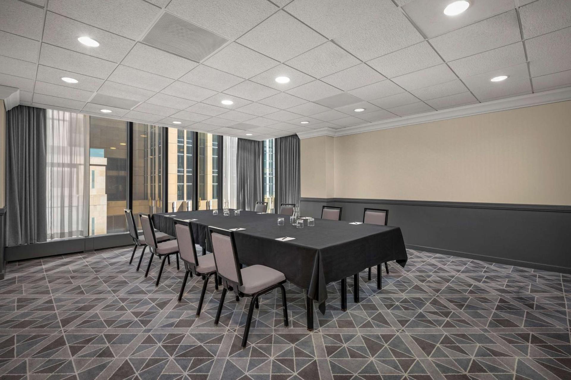 The Marquette Hotel, Curio Collection by Hilton photo 13