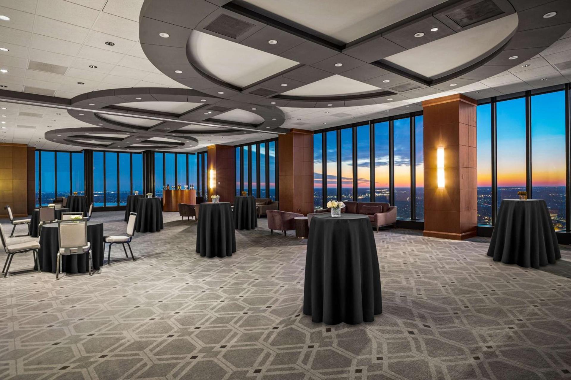The Marquette Hotel, Curio Collection by Hilton photo 39