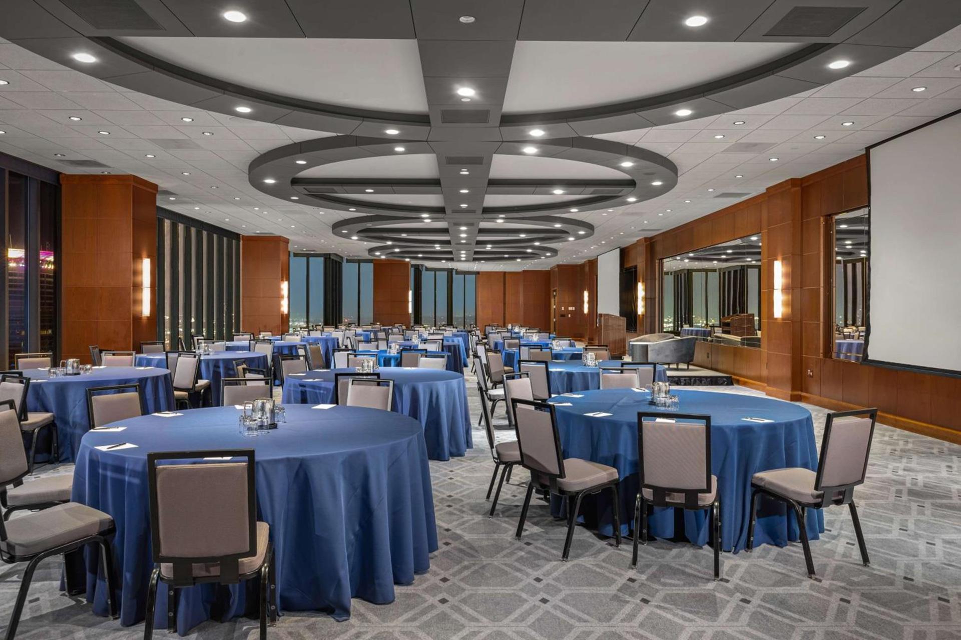 The Marquette Hotel, Curio Collection by Hilton photo 15