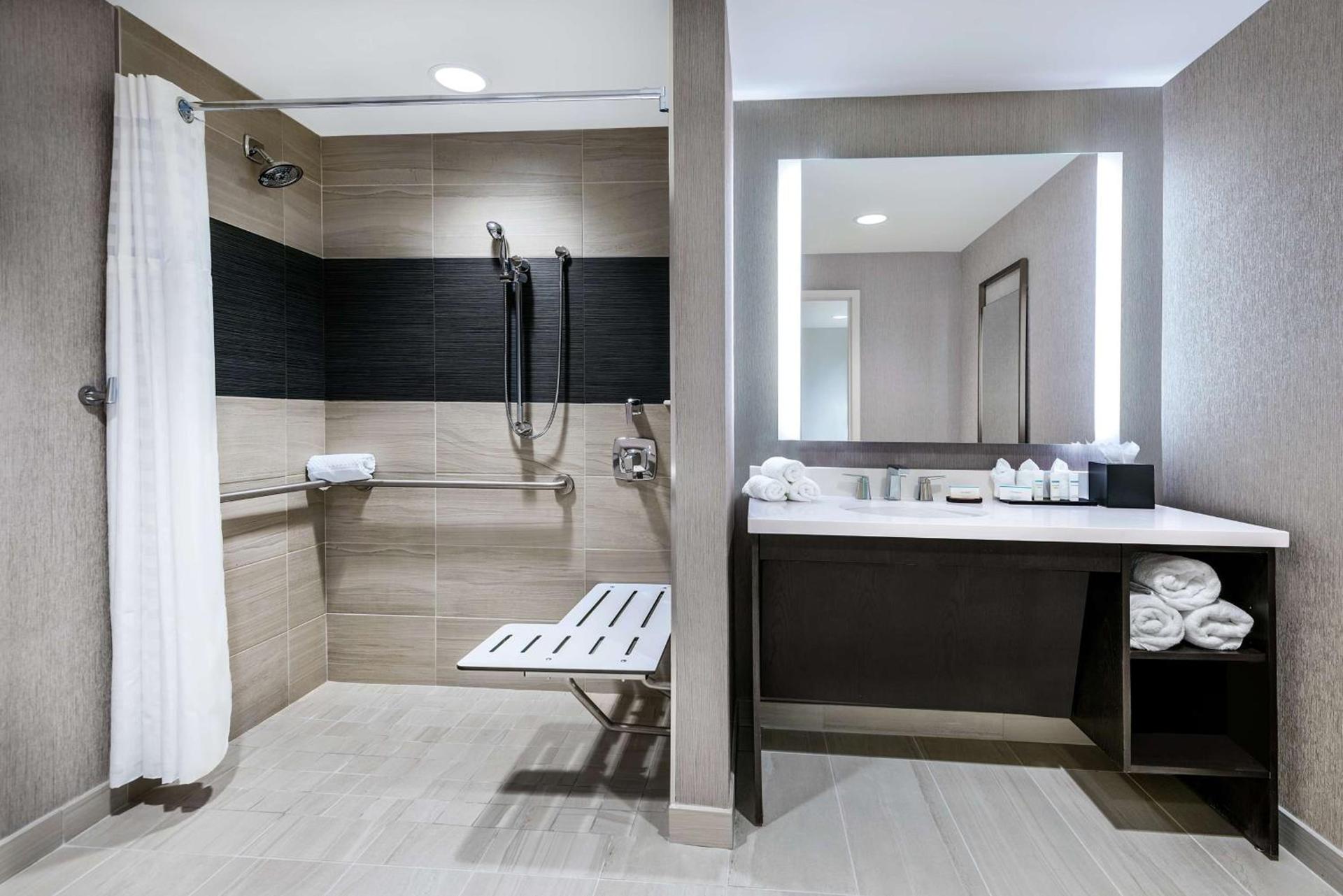 Embassy Suites by Hilton Houston West - Katy photo 17