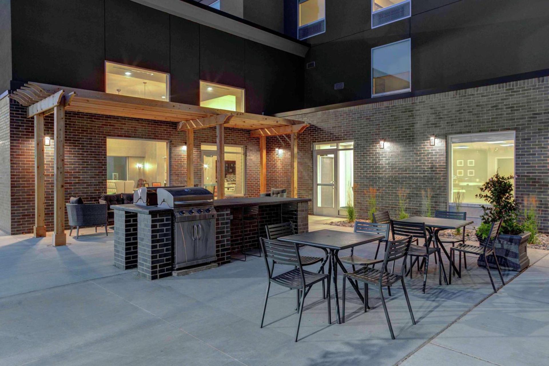 Homewood Suites By Hilton Lansing Eastwood photo 2