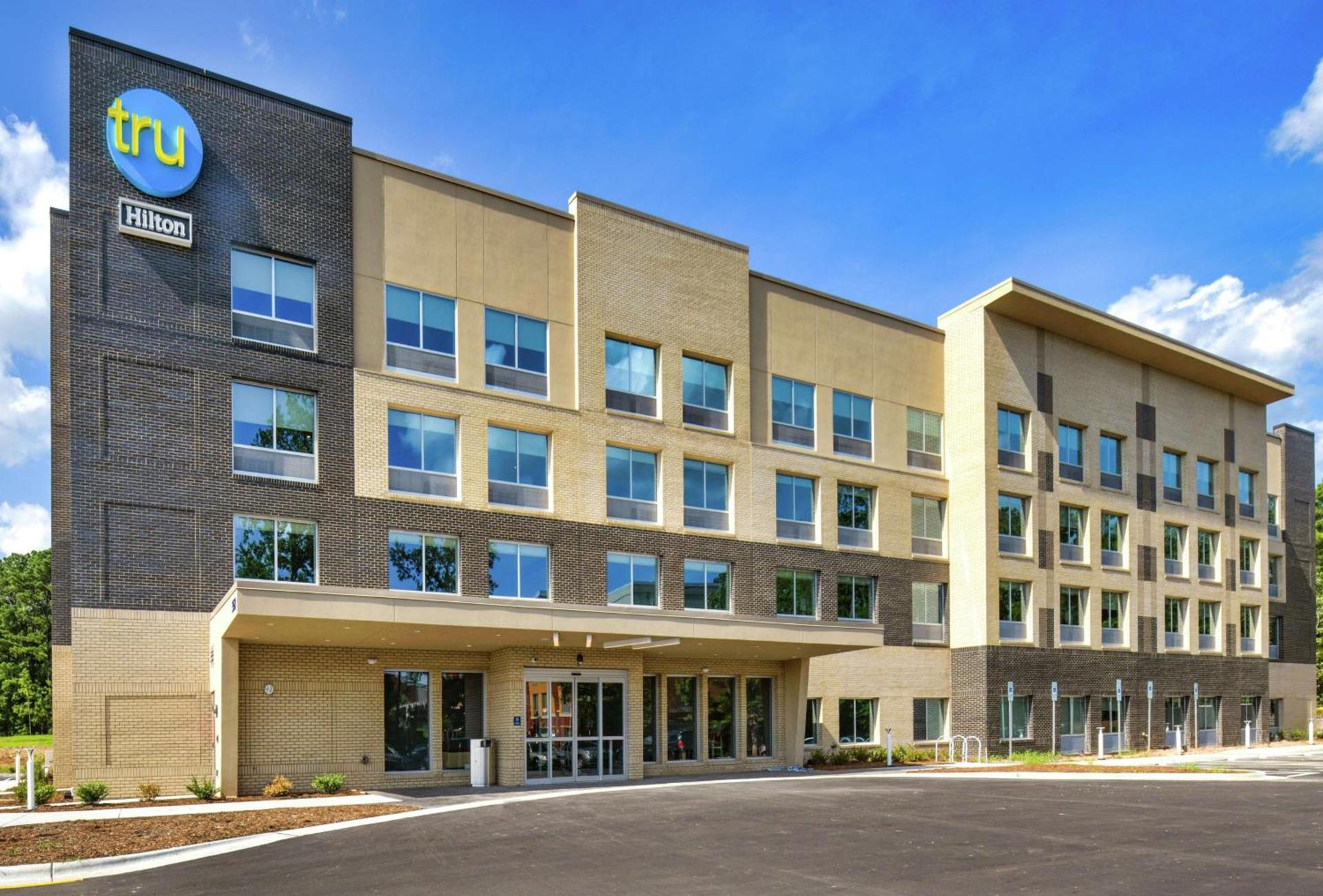 Tru By Hilton Raleigh Durham Airport photo 5