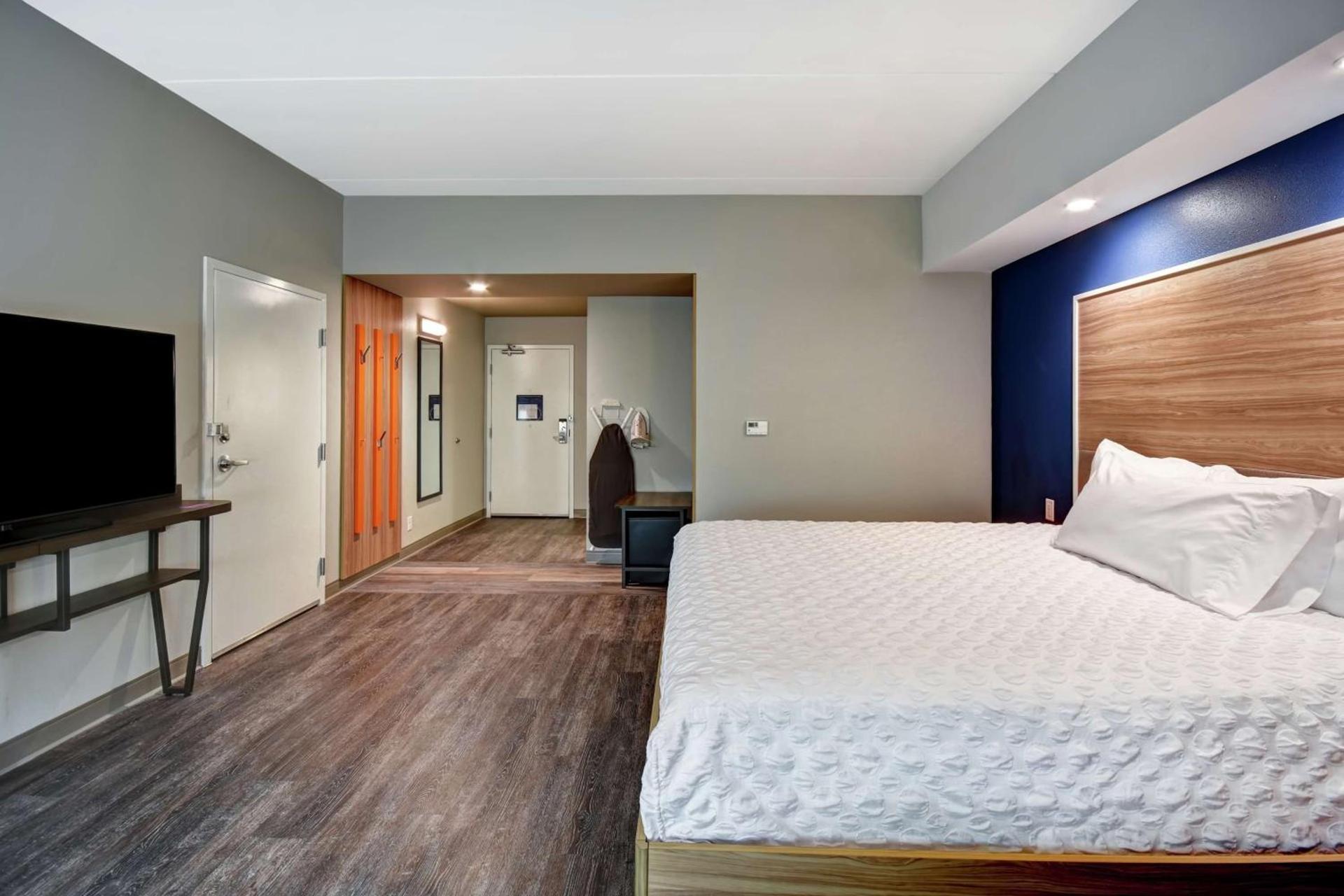 Tru By Hilton Raleigh Durham Airport photo 36