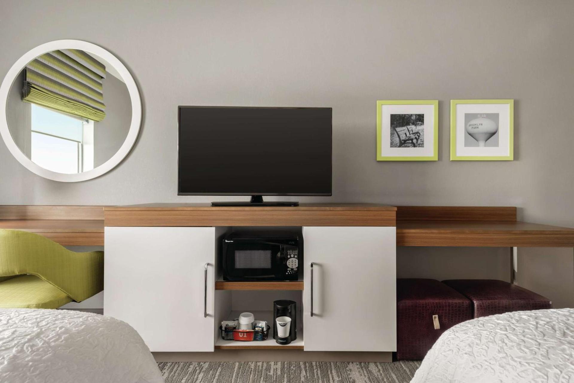 Hampton Inn Brooklyn Park photo 16