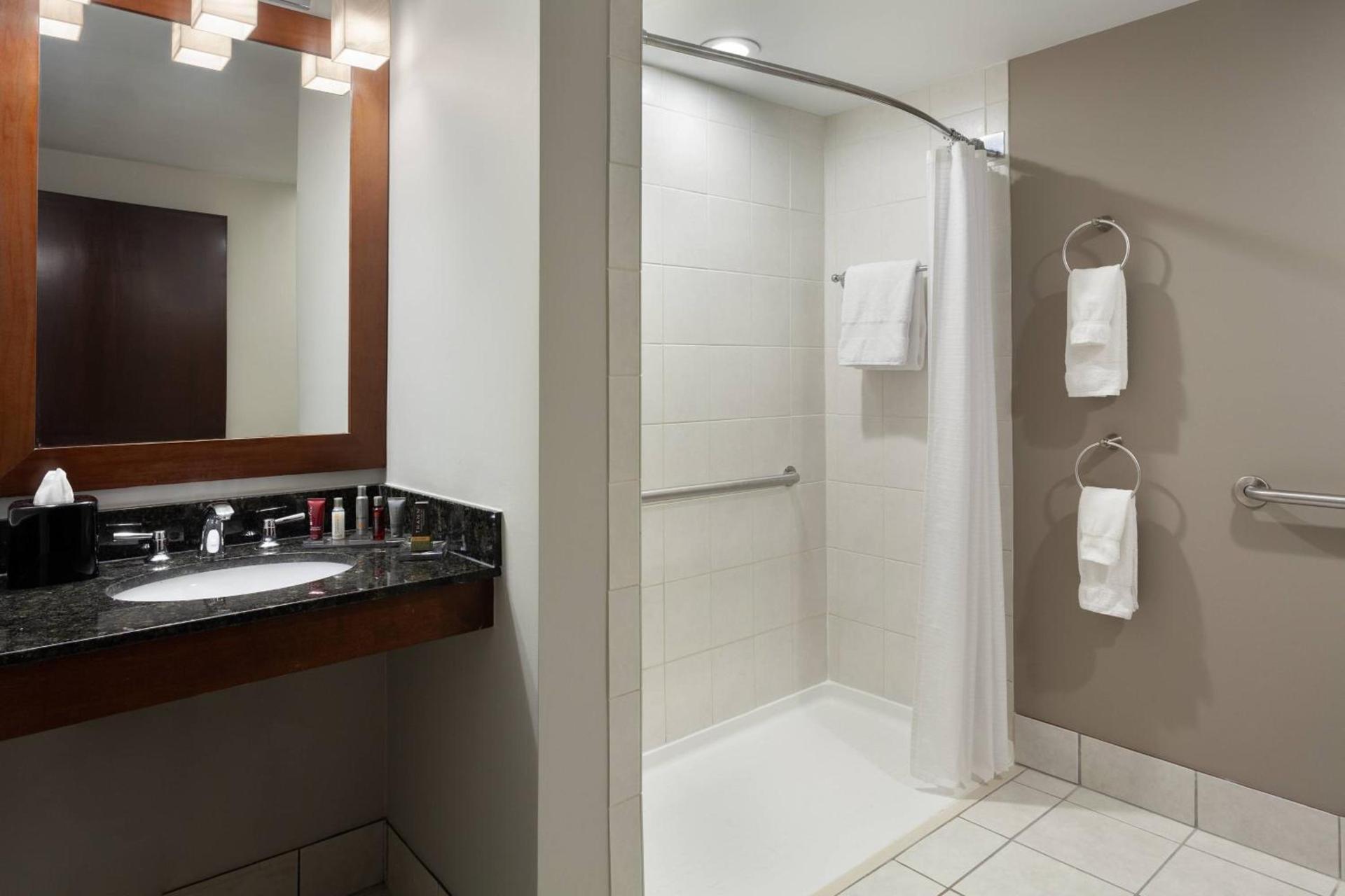DoubleTree by Hilton Minneapolis Airport, MN photo 59