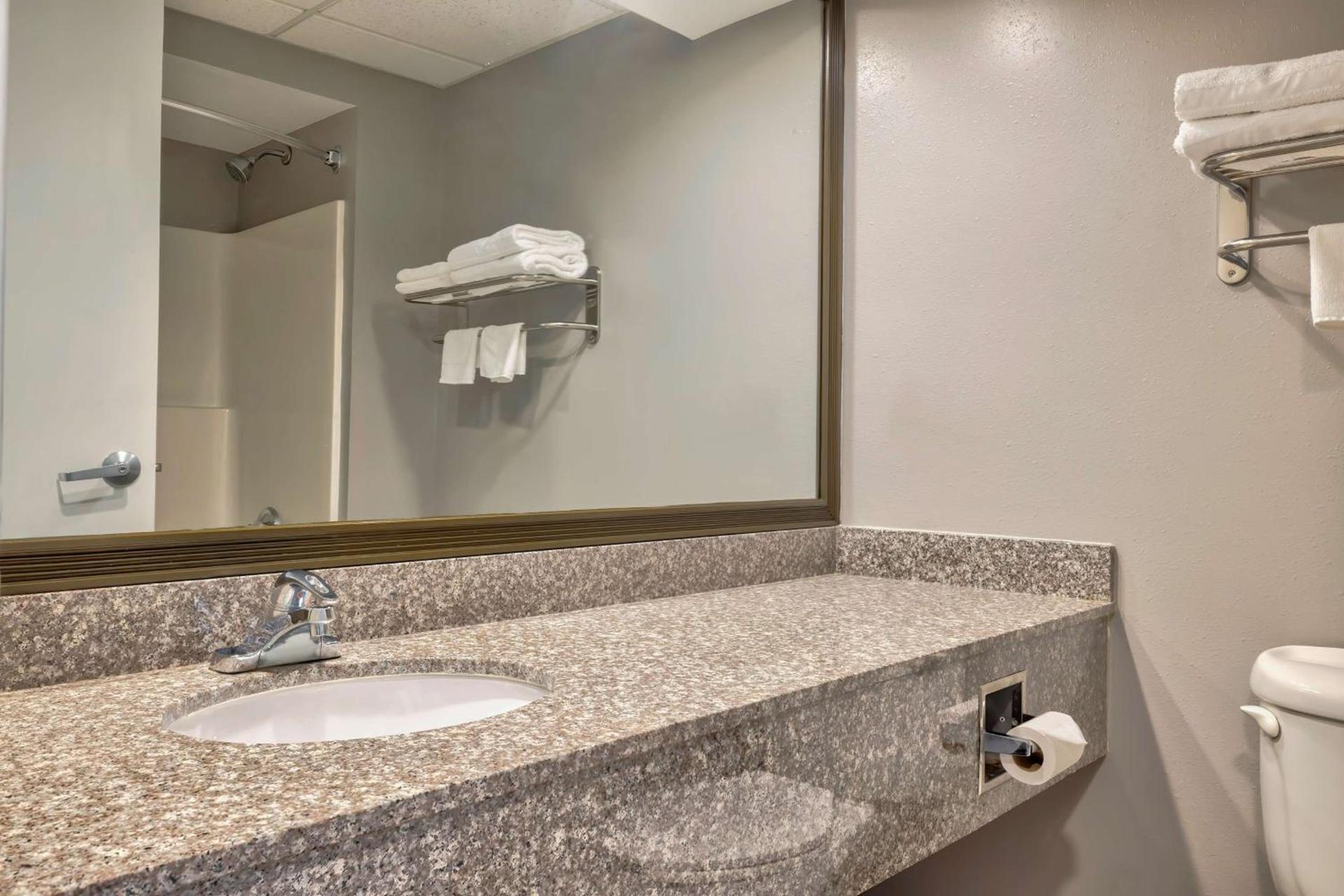 Motel 6 Bethel, CT - Danbury photo 18