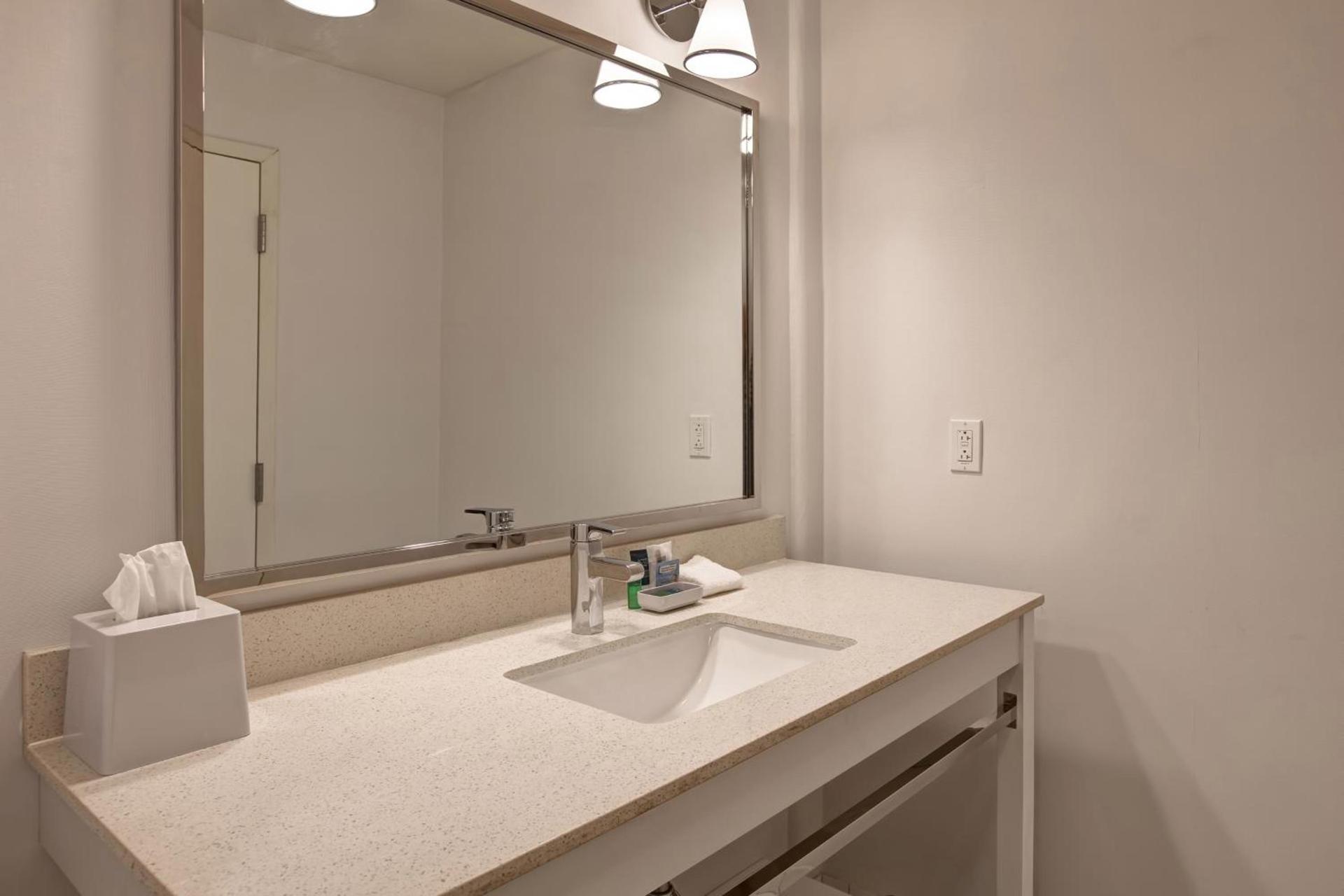 Four Points by Sheraton Peoria photo 43