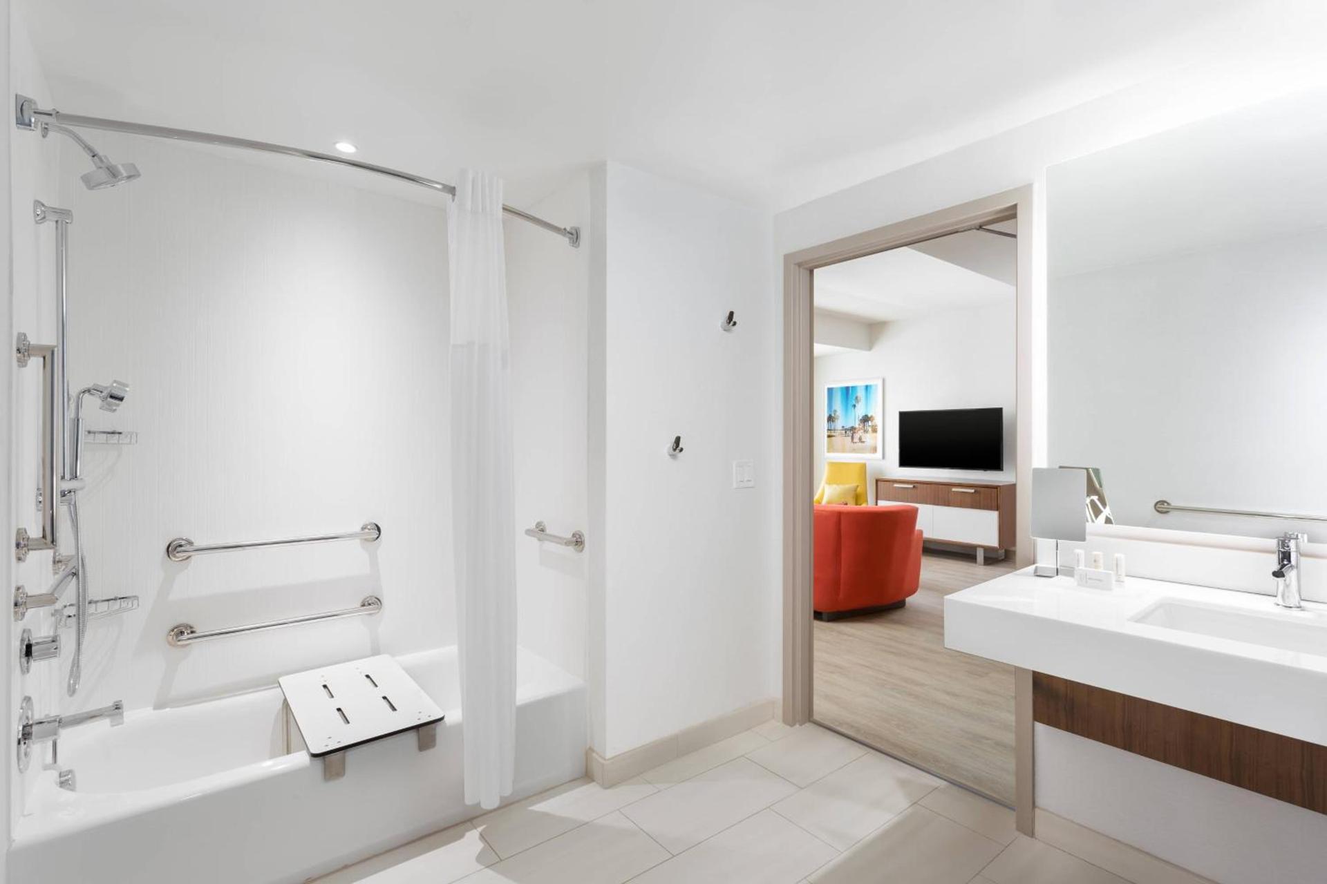 Courtyard by Marriott Santa Monica photo 18
