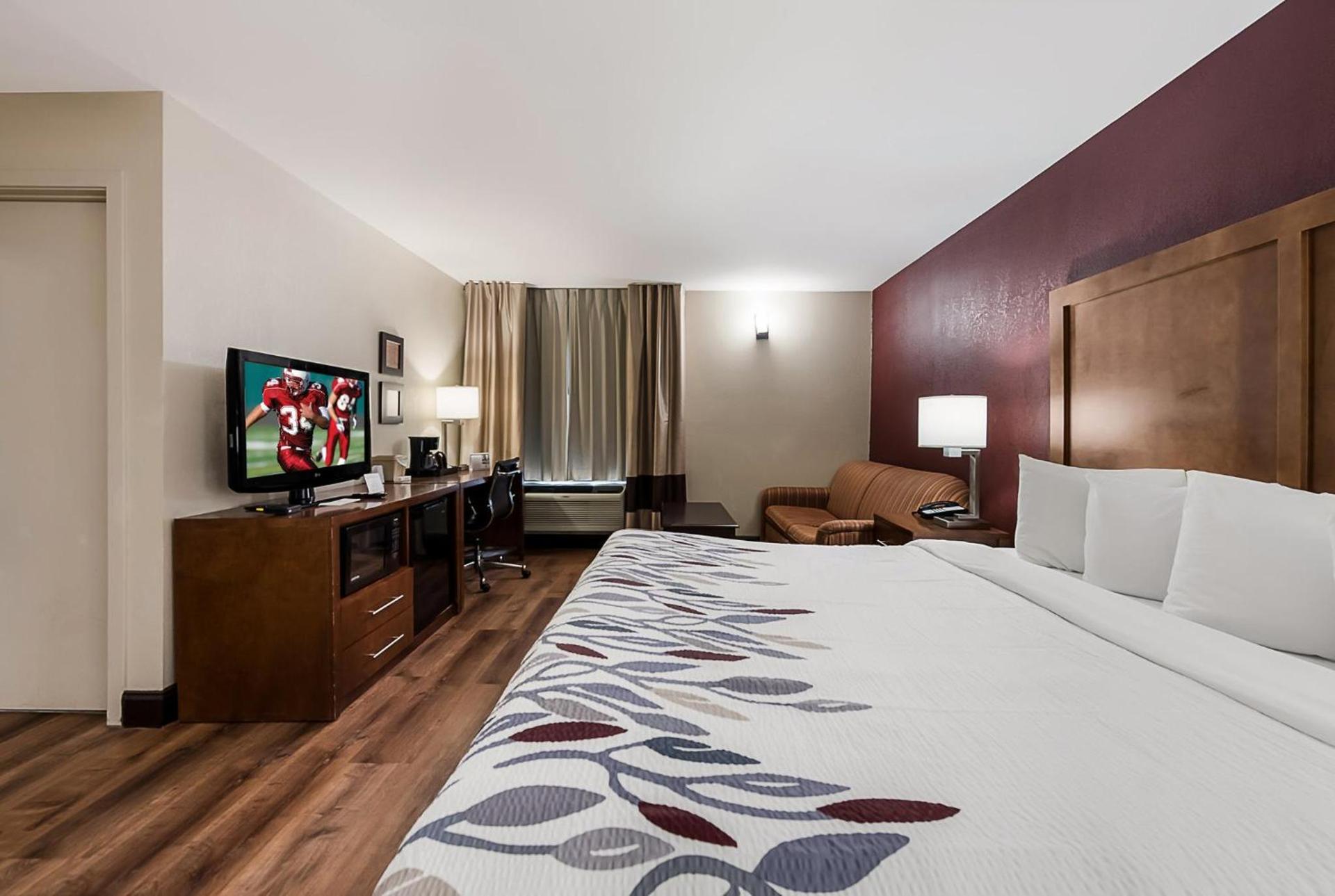 Red Roof Inn Newport News - Yorktown photo 10