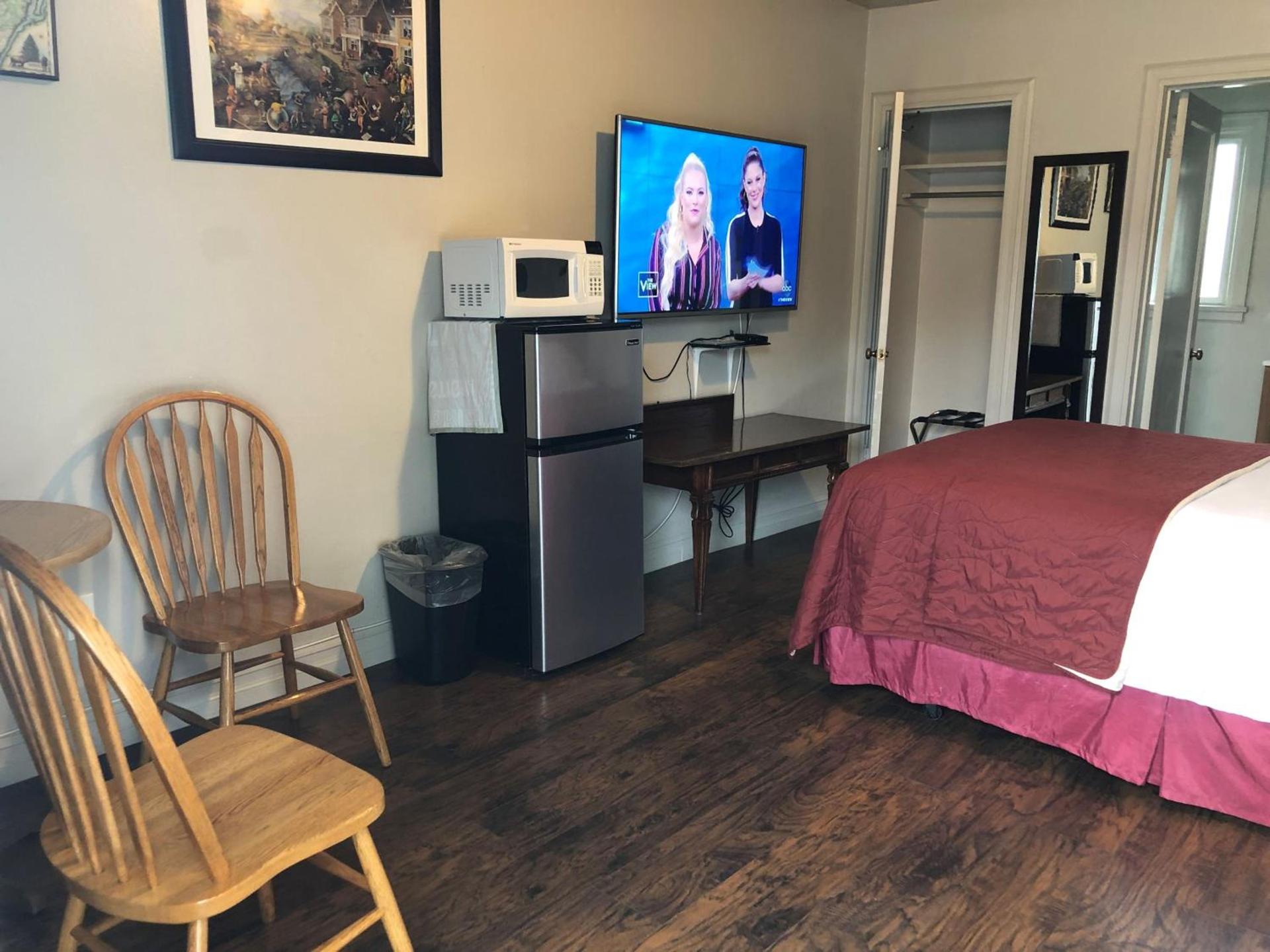 Angeles Motel photo 16