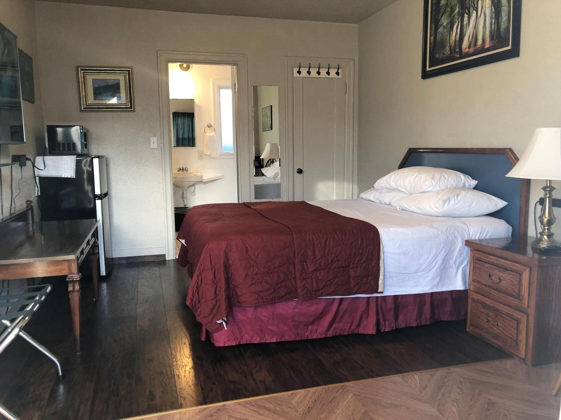 Angeles Motel photo 19